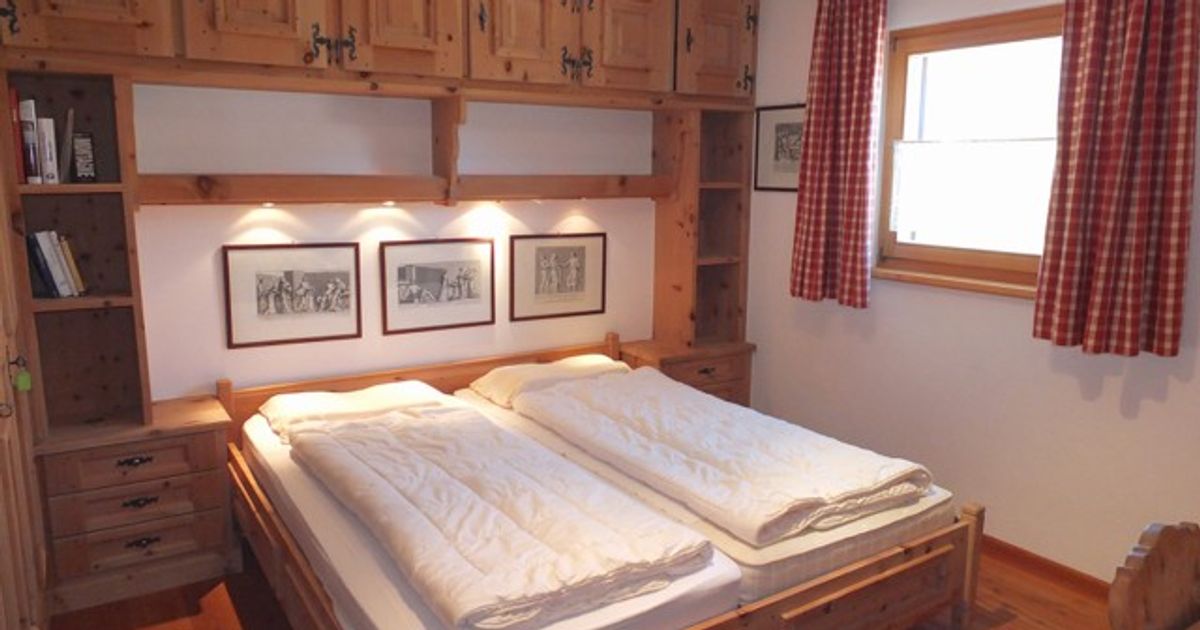 Schnee Haus, luxury apartment for rent near ski slopes in St. Moritz