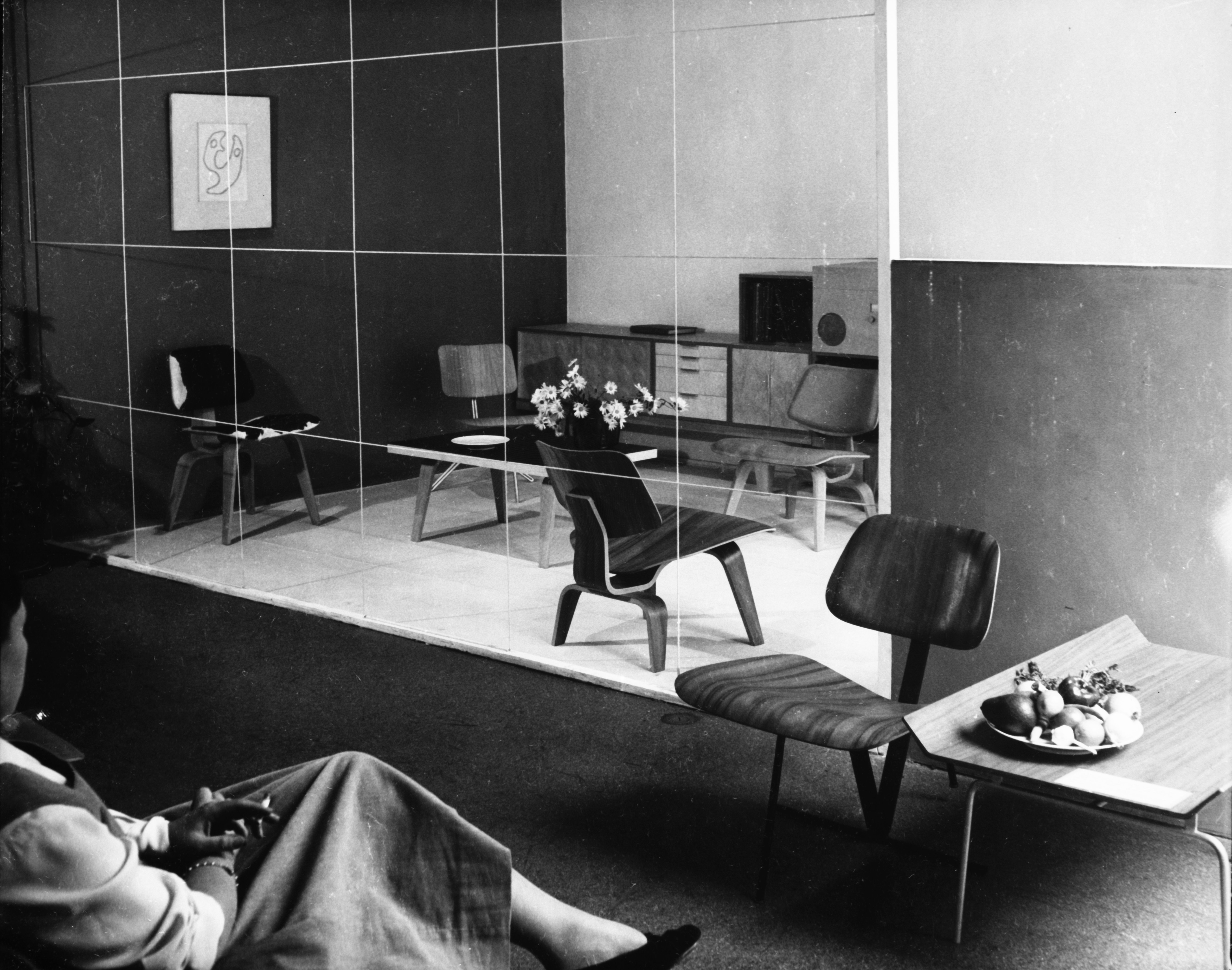 1990's  post modern lounge chair 内田洋行 422: GEORGE NAKASHIMA, Lounge Chair with Left Arm < Modern