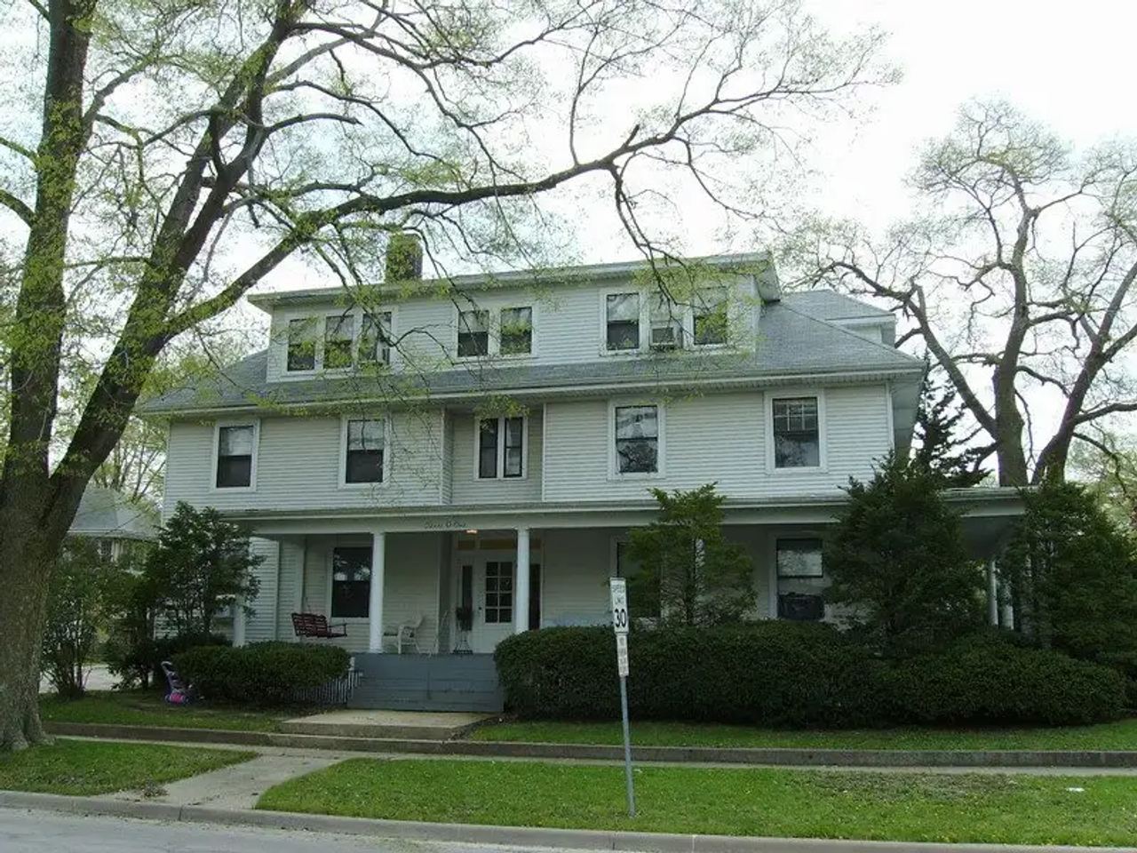 301 E. Washington St., Monticello: Front