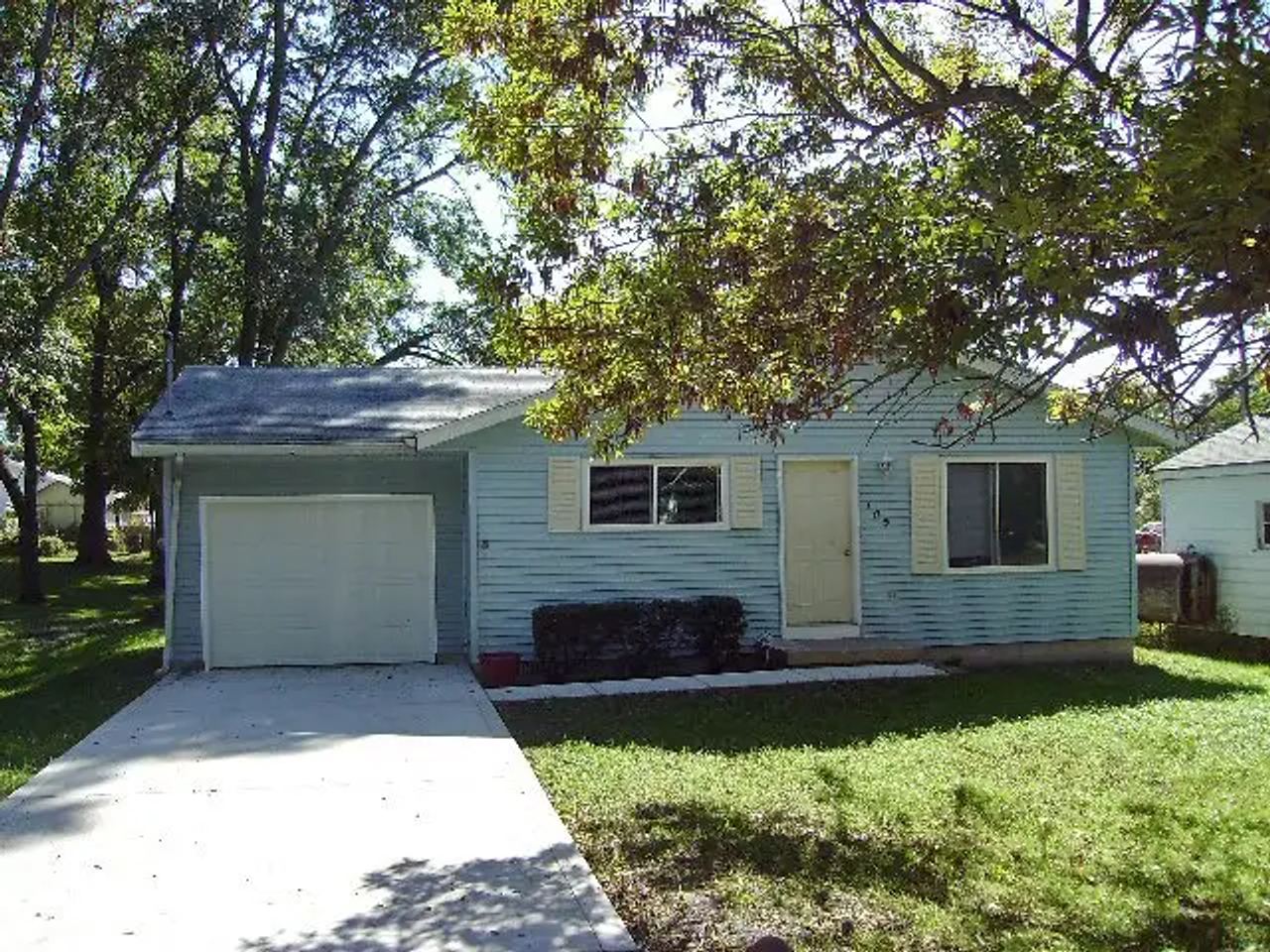 105 E. Washington St., Tolono: Front