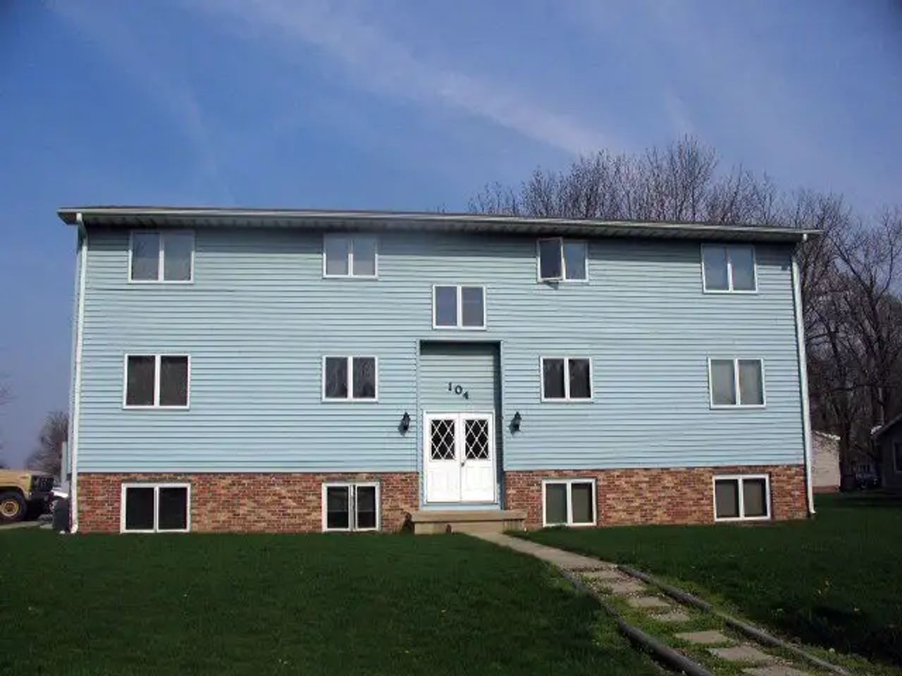 104 S. Second St., Tolono: Front