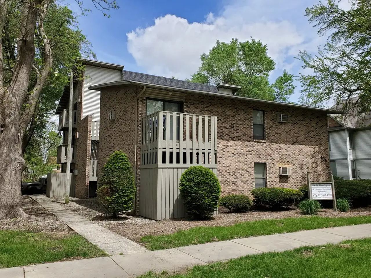 406 W. Washington St., Champaign: Front