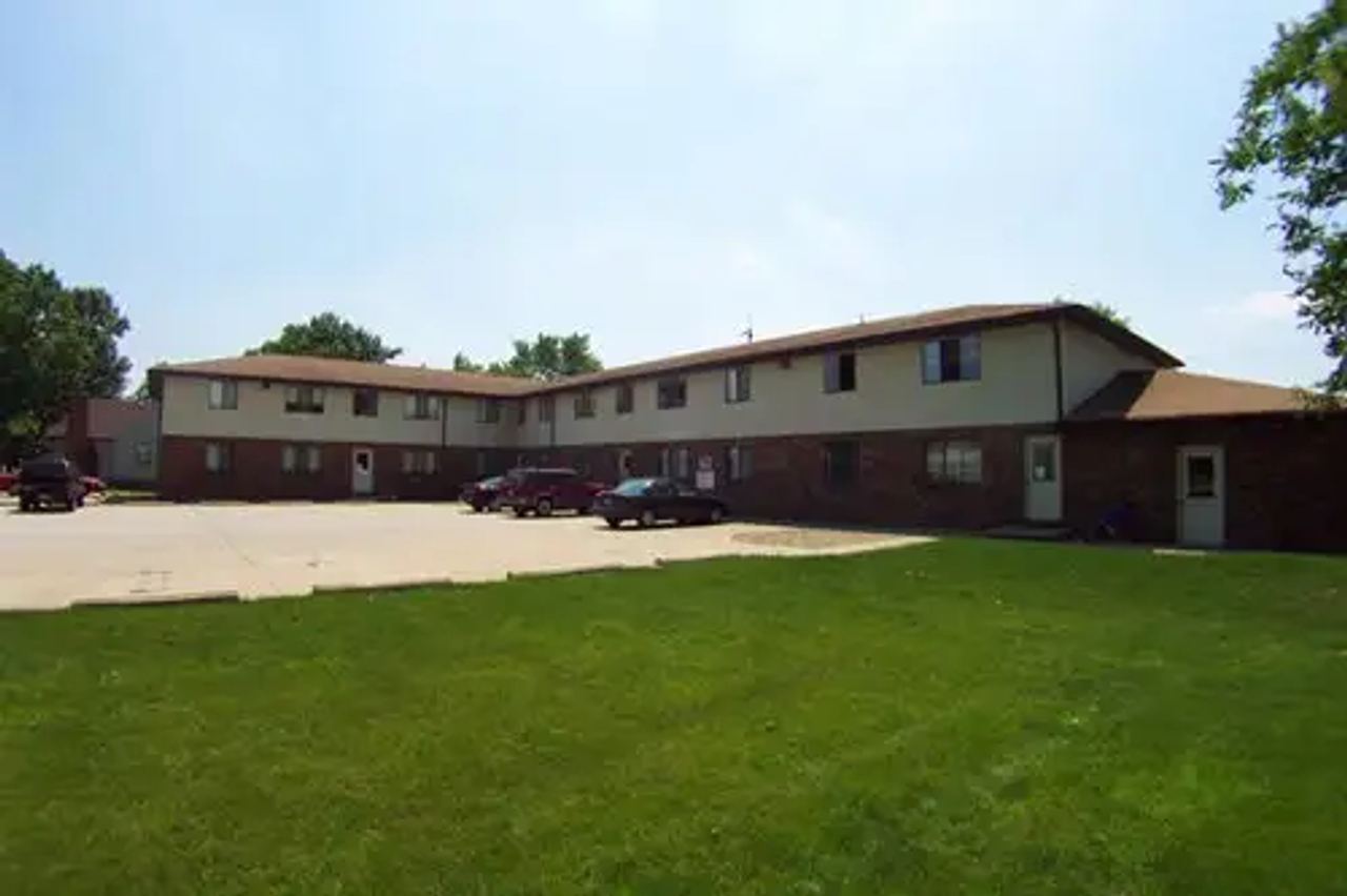 306 Pease St., Tolono: Front