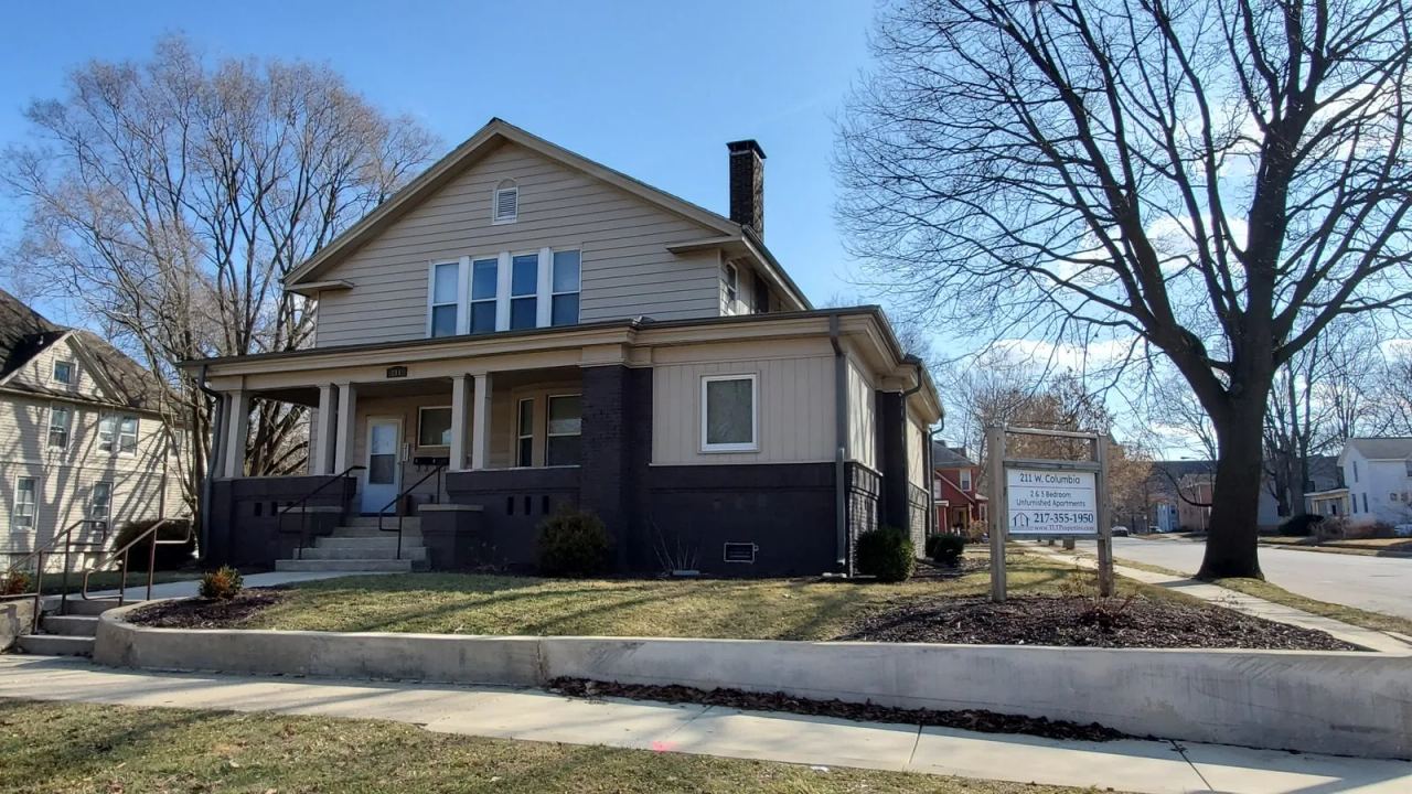 211 W. Columbia Ave., Champaign: Front