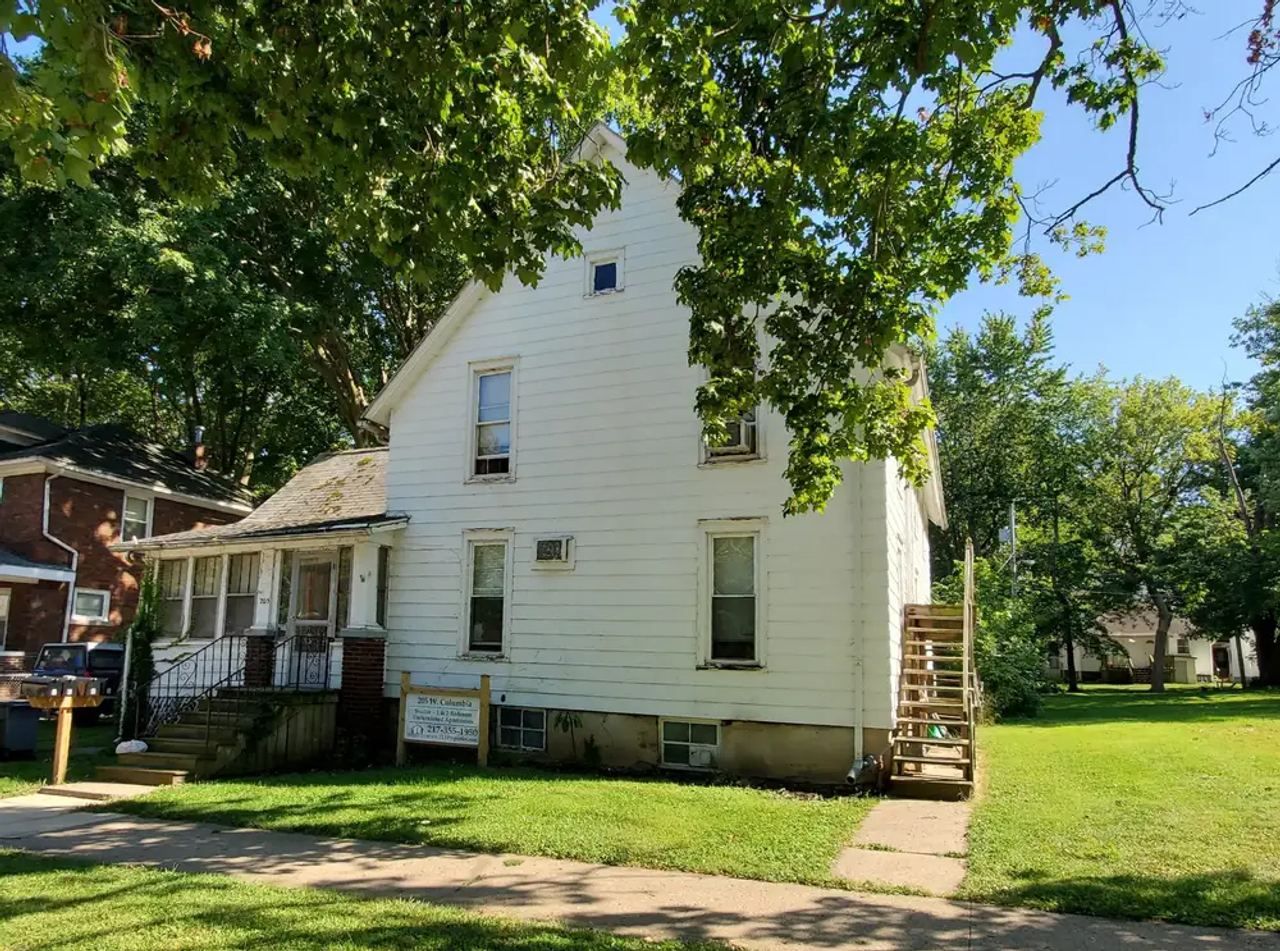 205 W. Columbia Ave., Champaign: Front