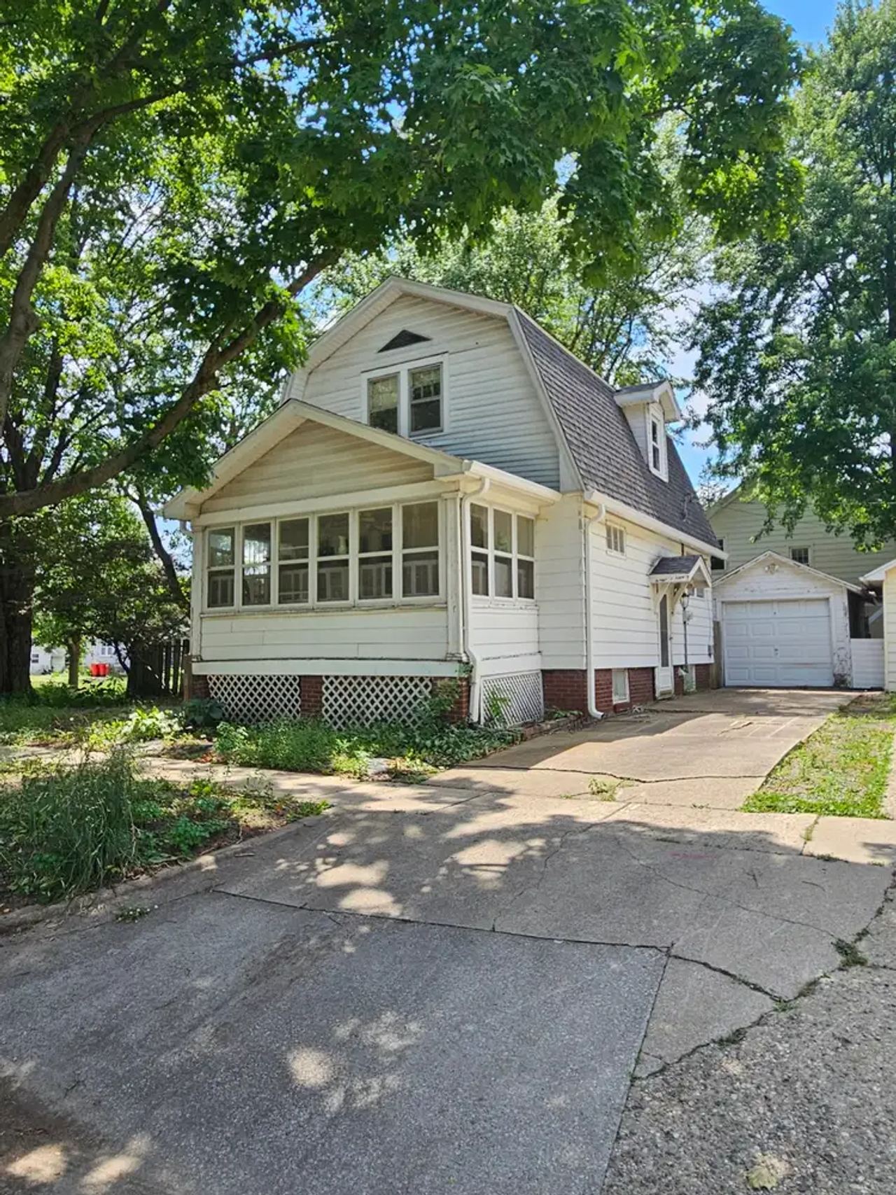 1602 W. University Ave., Champaign: Front