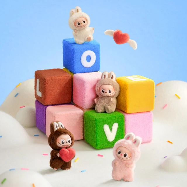 Labubu "Pin for Love"