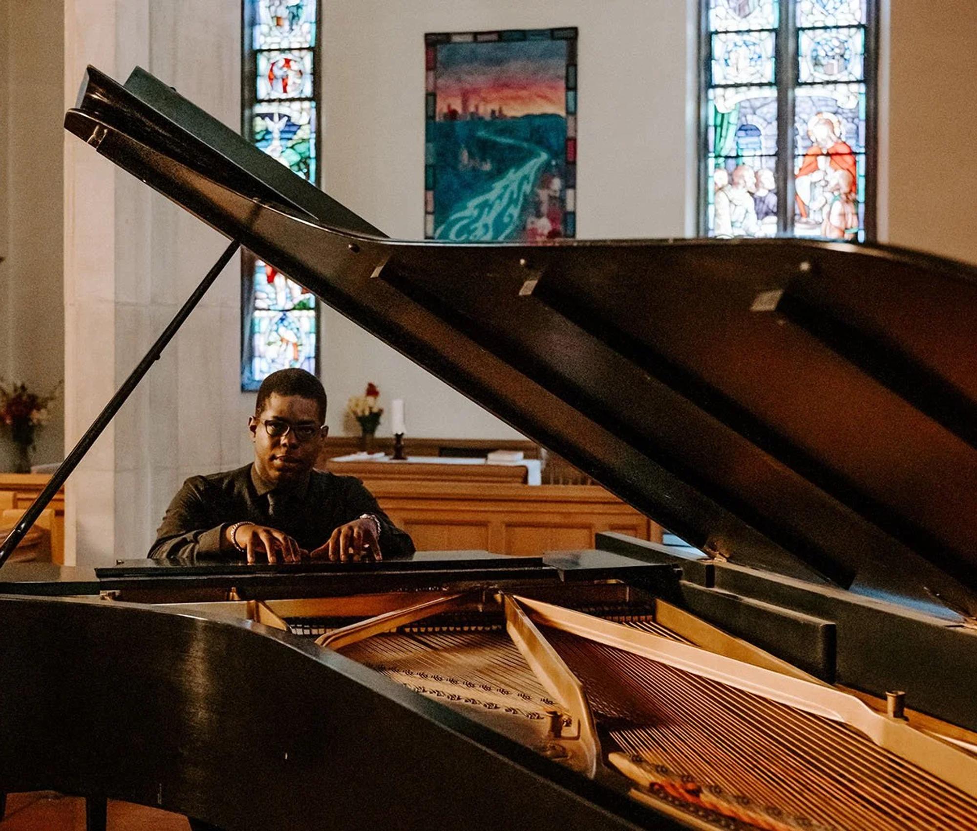 Pianist Luke Welch