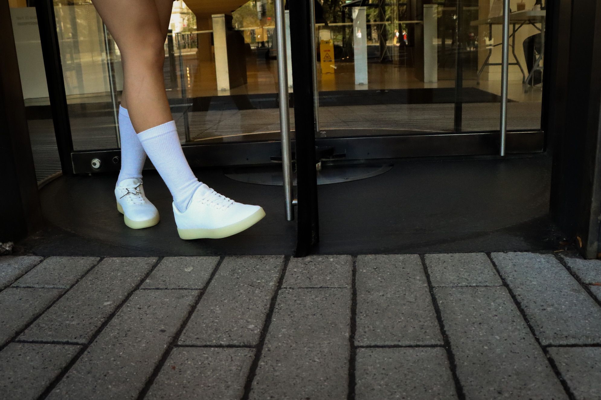 Stepping in Style: Atoms model 000 and 001 White - the Perfect White Sneakers for Women