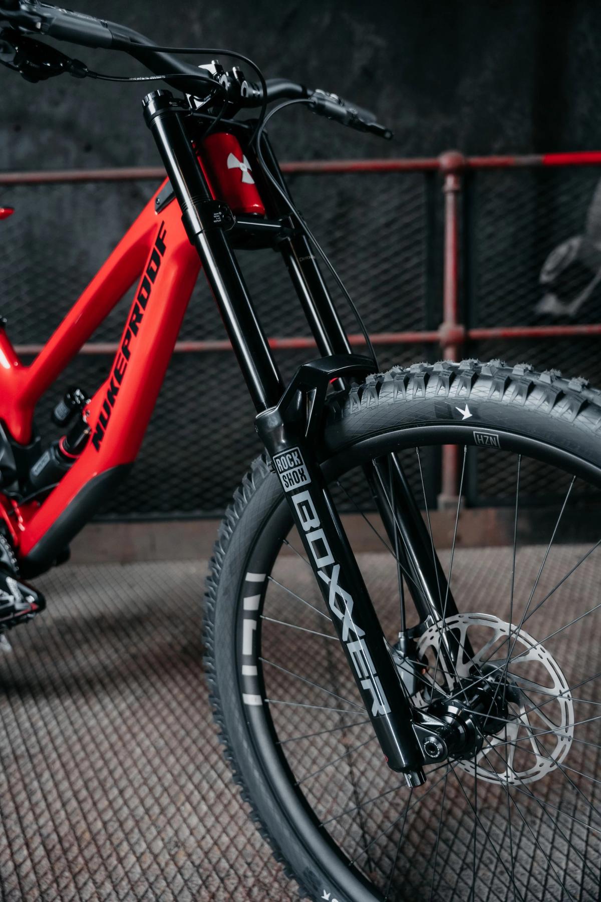 Nukeproof Dissent Carbon Pro 297 GX DH7 6