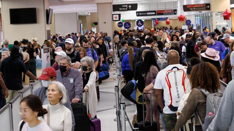 DHS shutdown forces airports to tell travelers to arrive 4 hours early