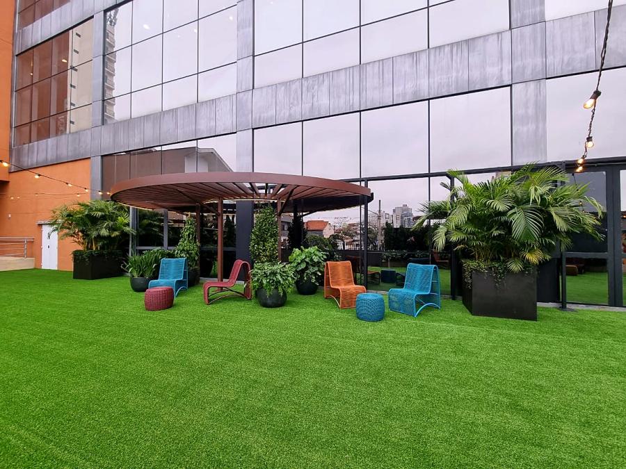 Área aberta do Golden Square Shopping — detalhe do ambiente