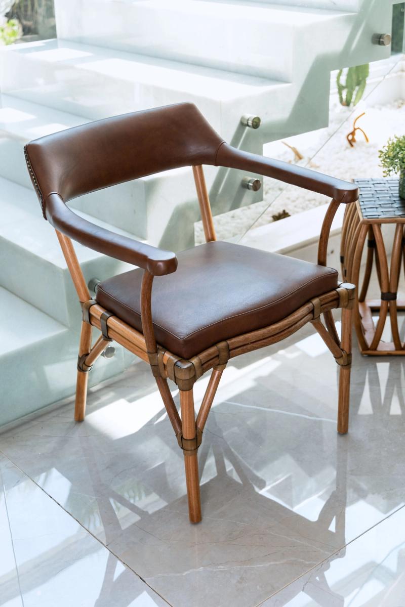 Poltroninha Graz Couro