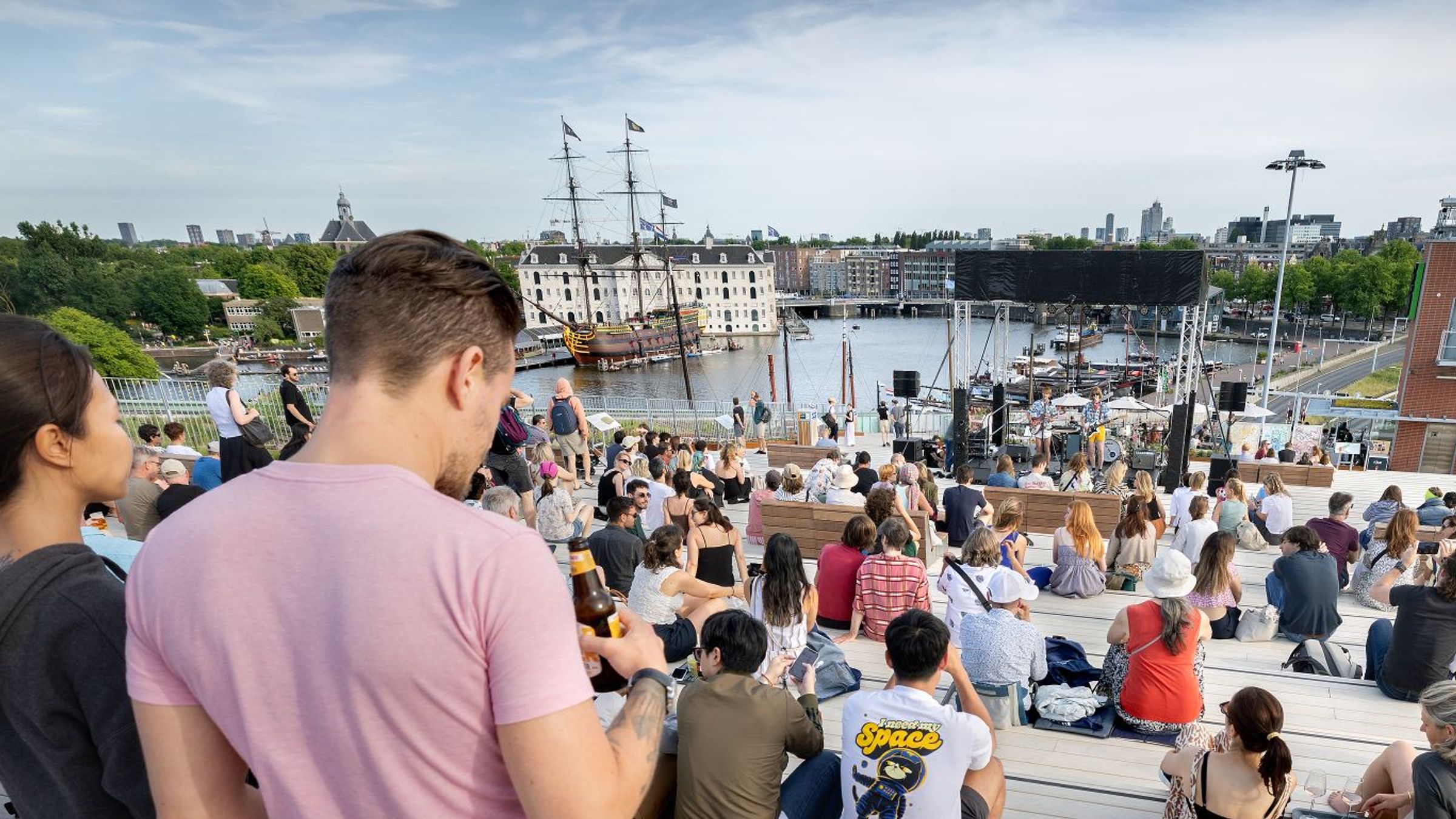 audience on the rooftop