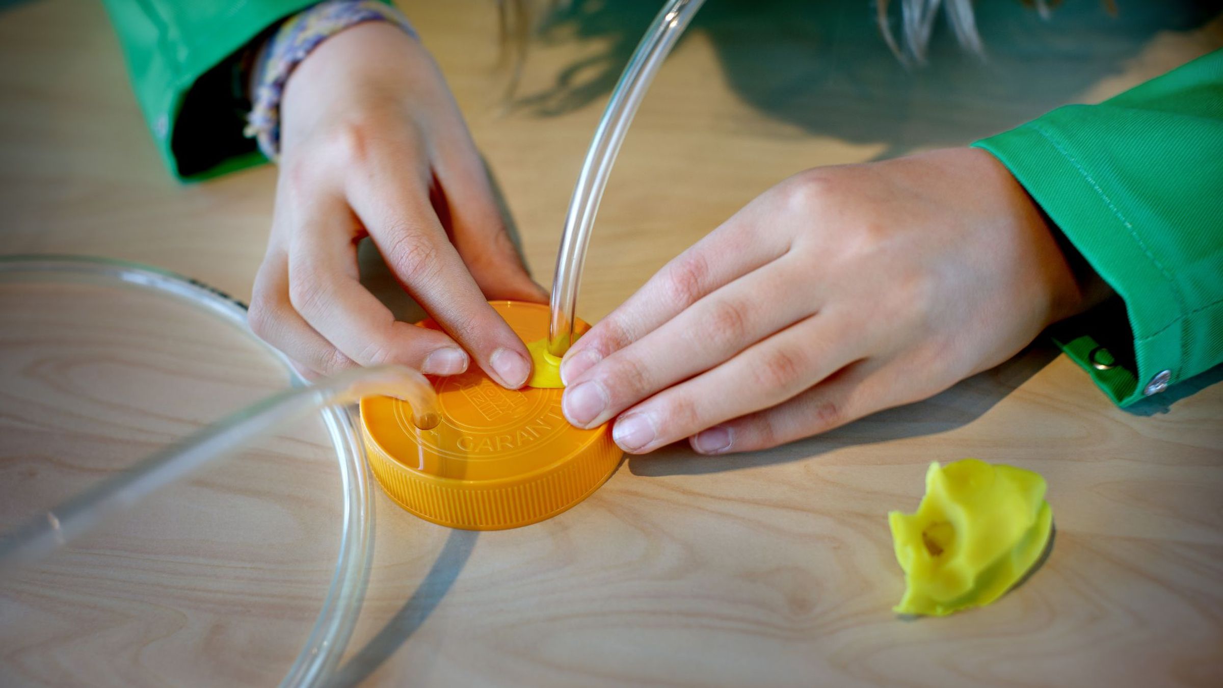 slangetjes en een deksel