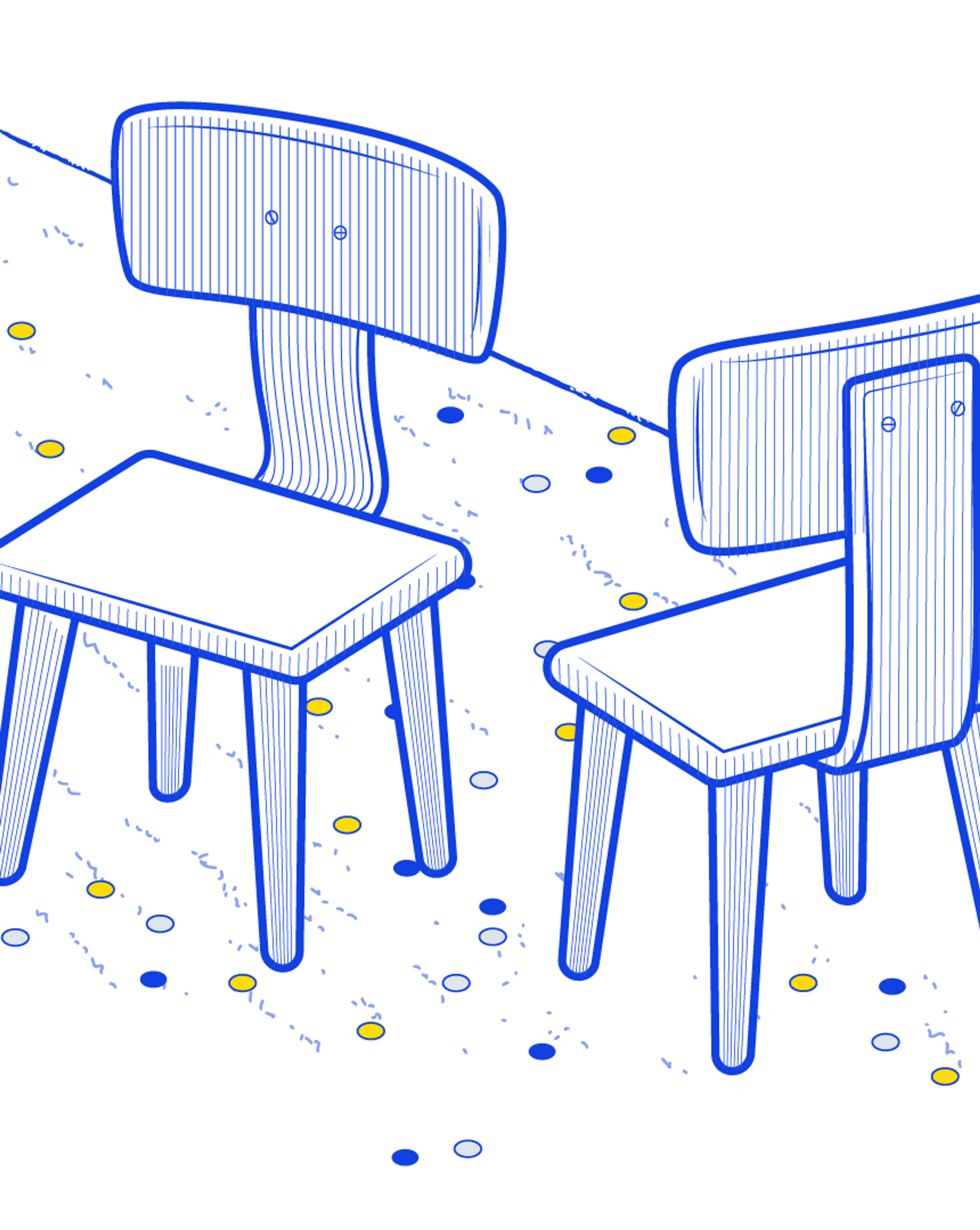 Twee stoelen staan op een vloer vol troep.