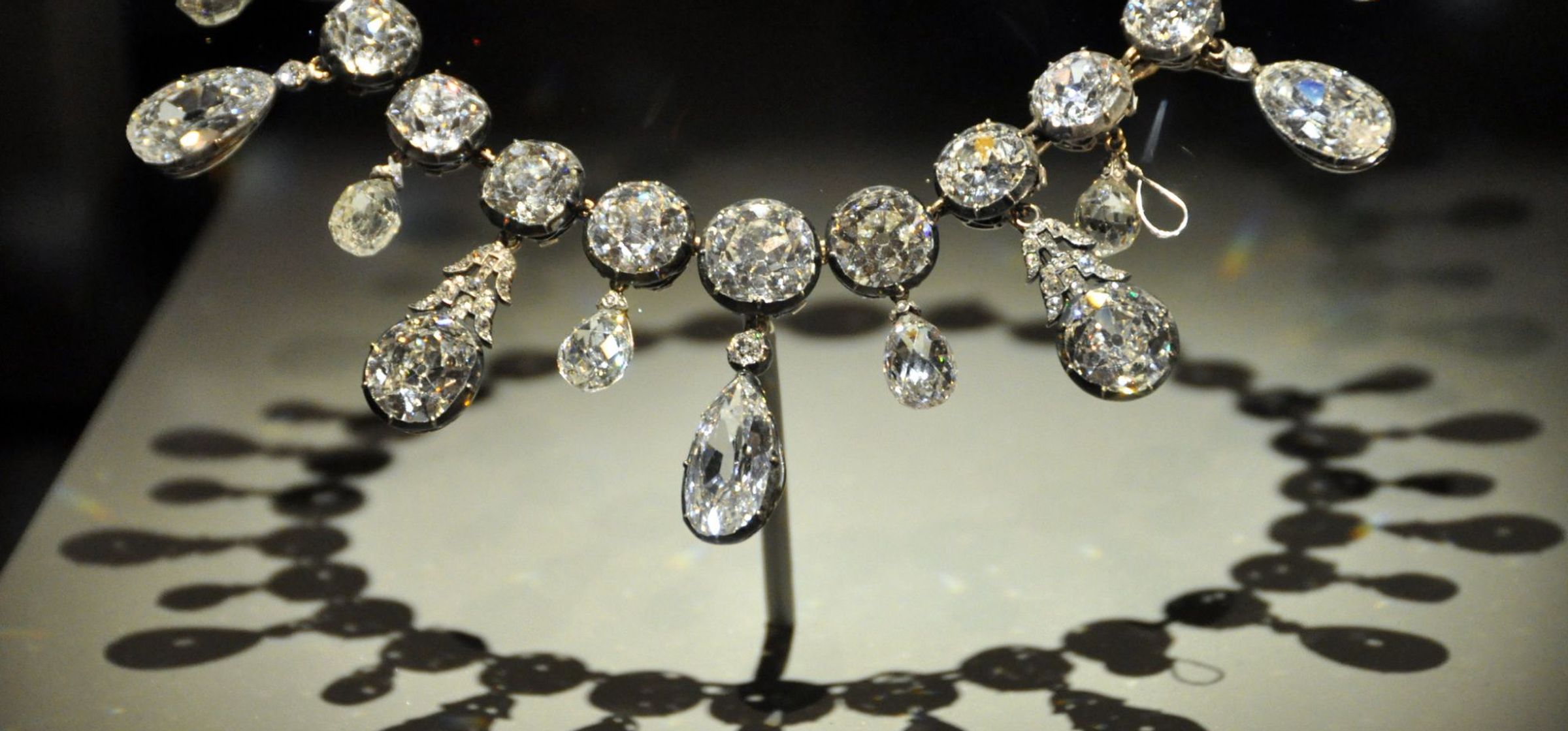 Een diamantenketting.