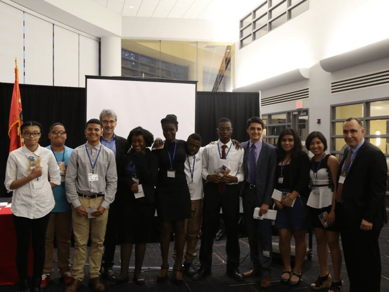 Coach mentoring students