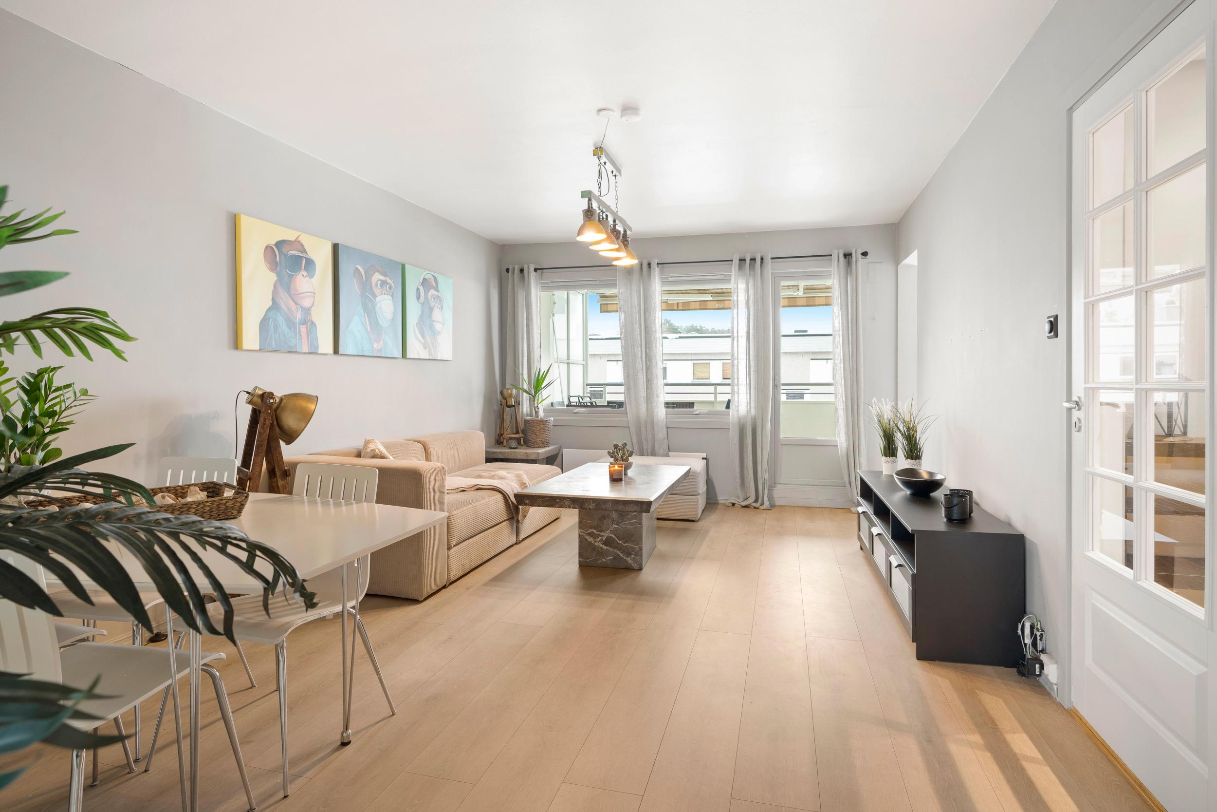 Velkommen til Karlsrud 2C, presentert av Attentus Eiendomsmegling ved Lotte Marki, tlf: 950 22 589