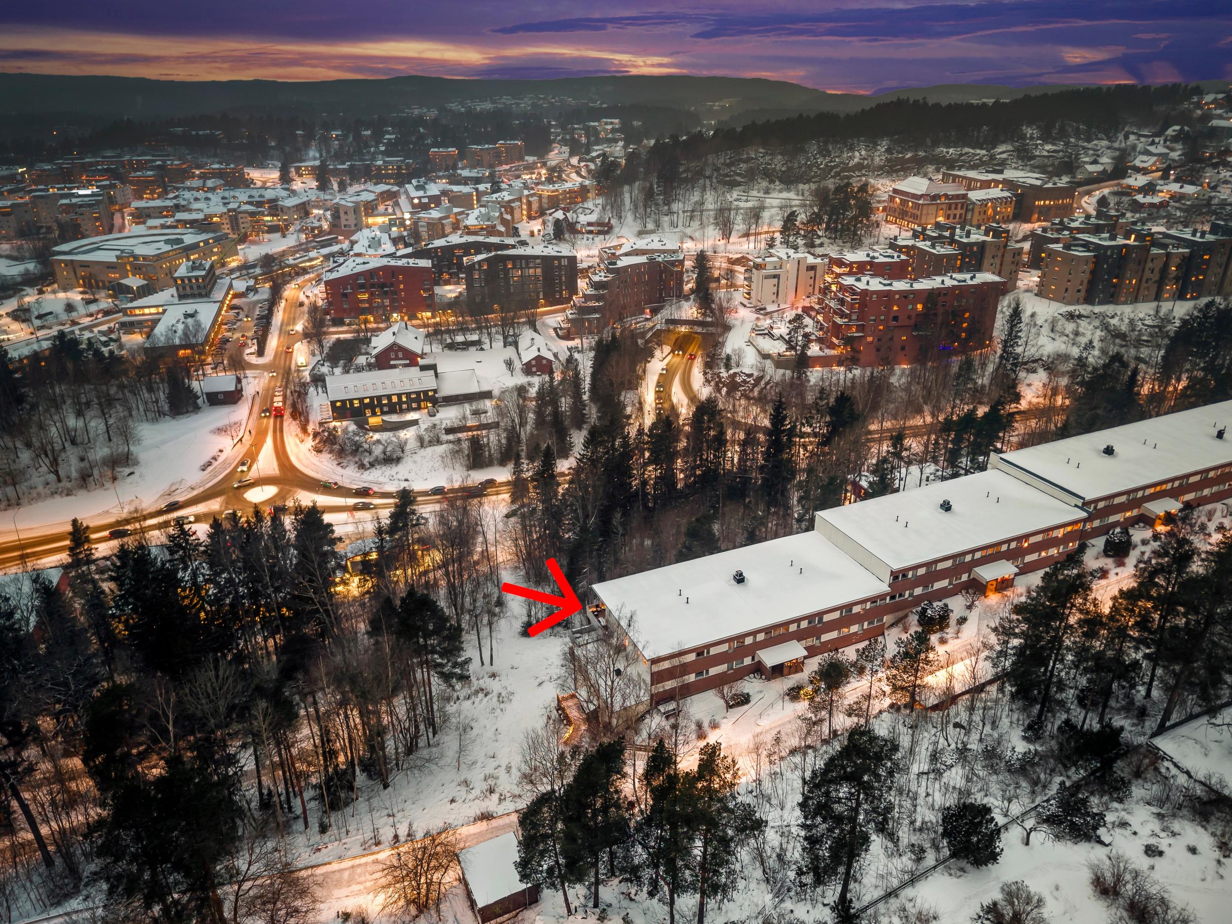 Velkommen til en topp og endeleilighet med flott utsikt og kveldssol