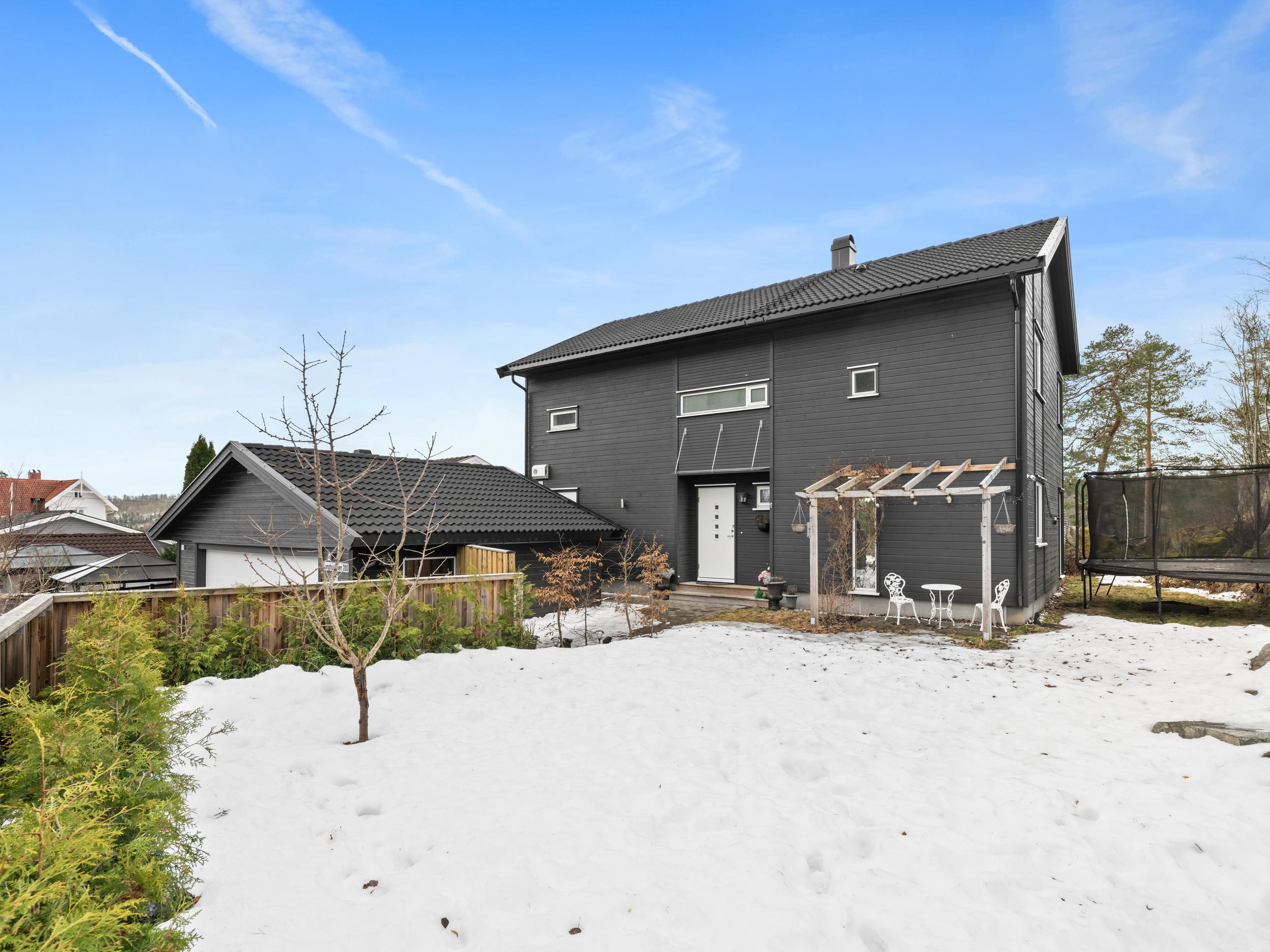 Velkommen til Langhusveien 280 - Husk påmelding til visning!