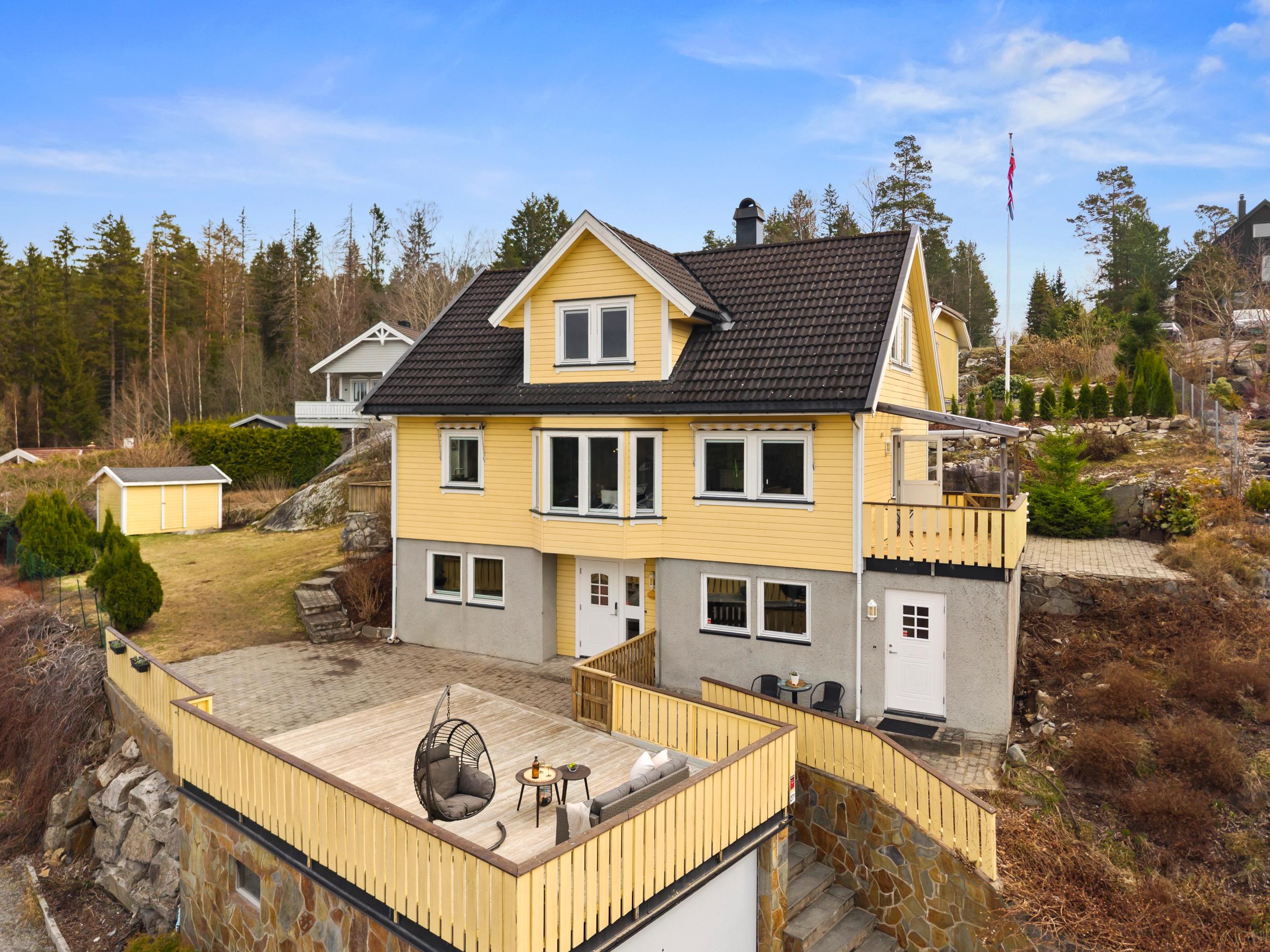 Velkommen til Veidemannsveien 27C - presentert av Attentus Eiendomsmegling ved Lotte Marki, tlf: 950 22 589