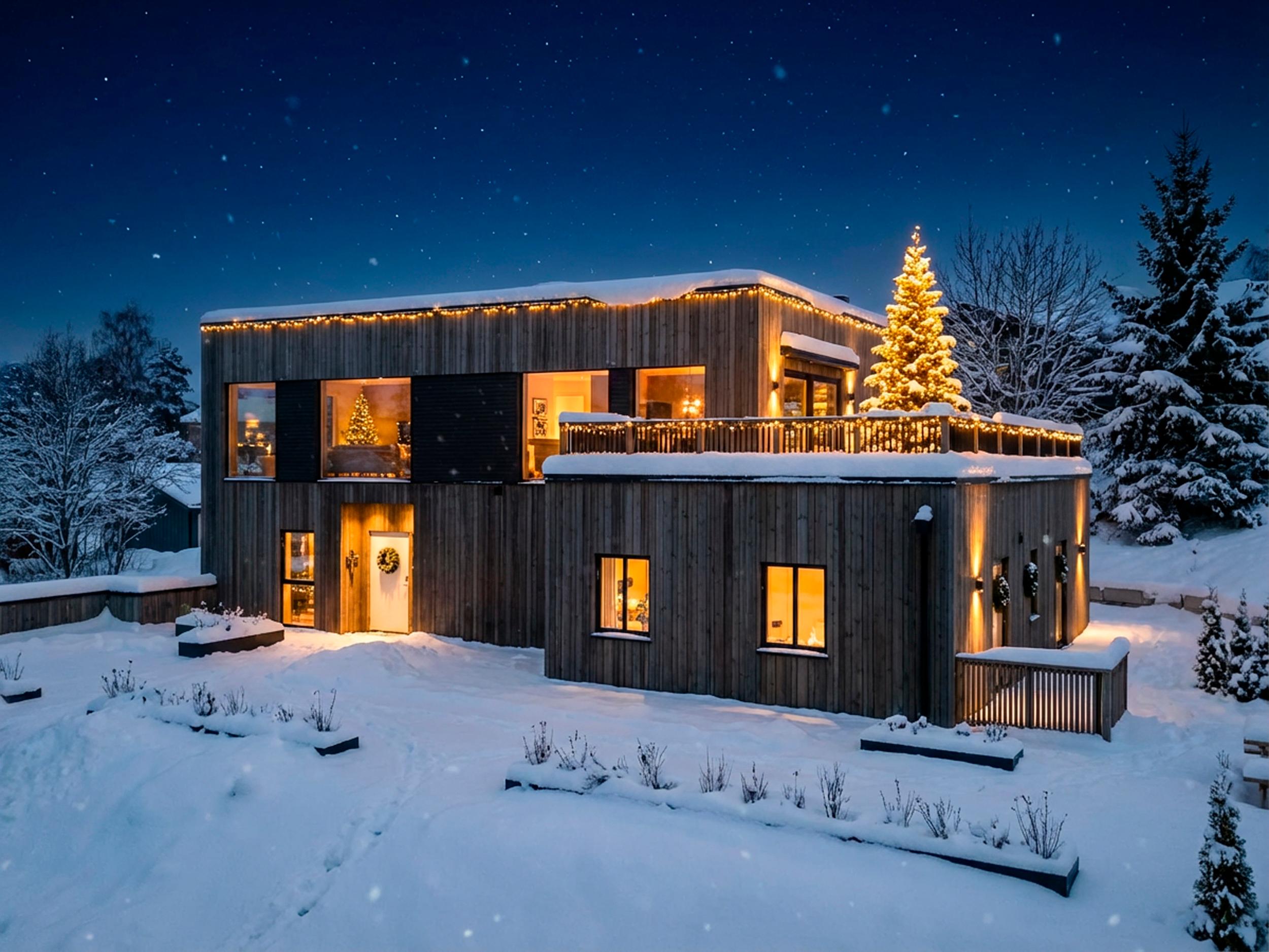 Attentus har gleden av å presentere denne fine boligen i all sin juleprakt. Det gjøres oppmerksom på at bildet er KI generert, og avviker fra virkeligheten