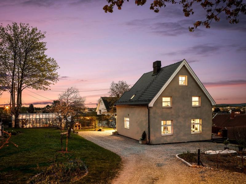 Enebolig i landskap