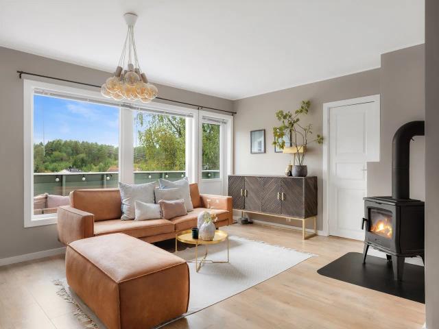 Lun og koselig stue i Sønsterudveien