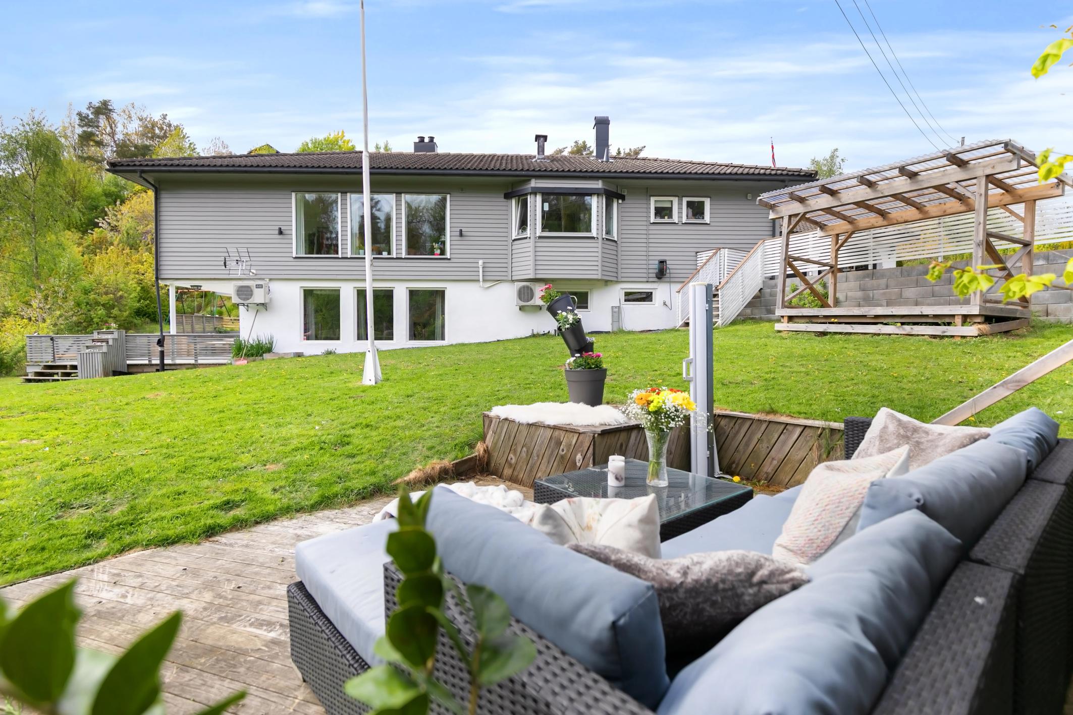 Hyggelig hus over 2 etasjer