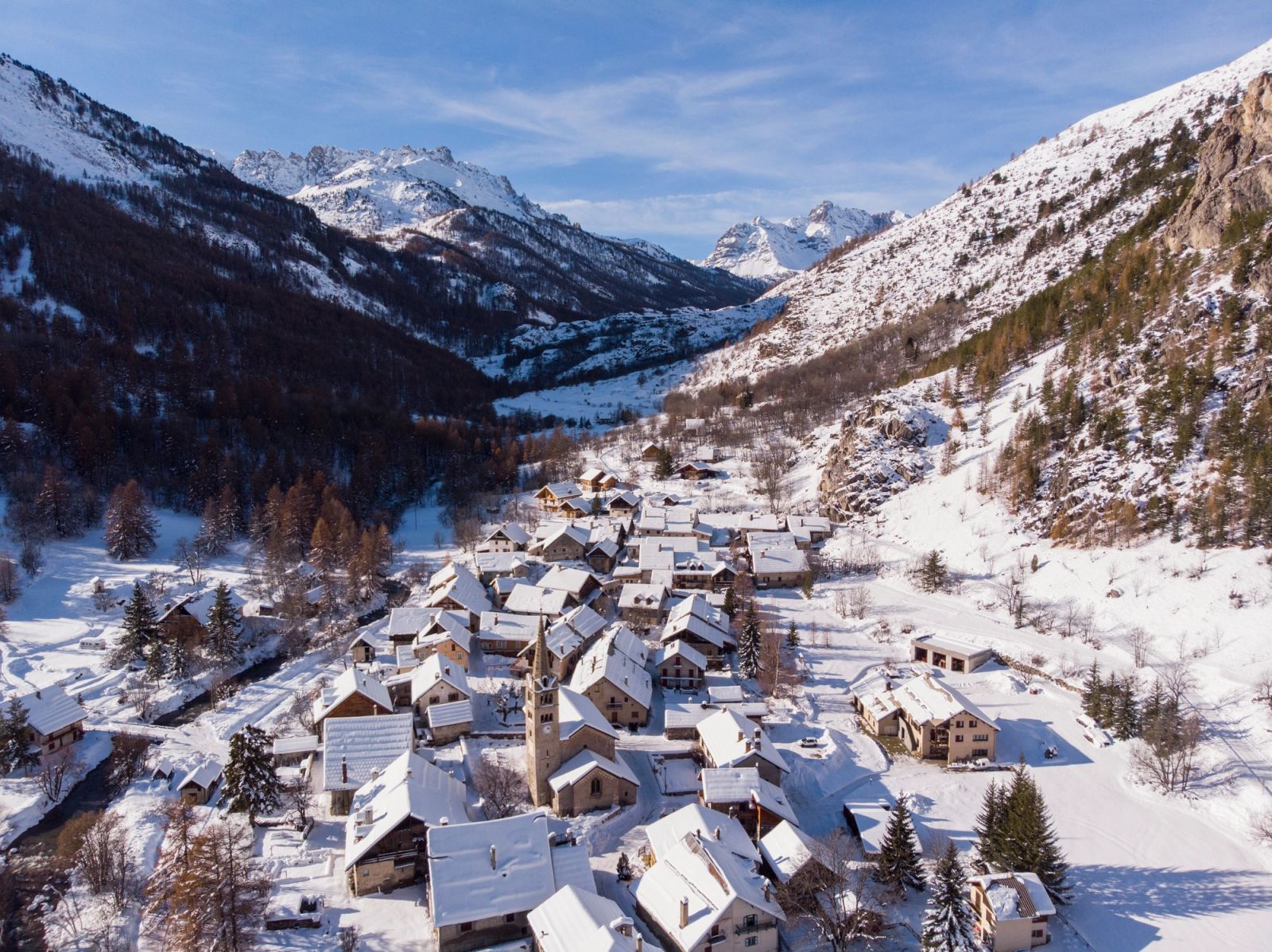 Photo de drone du village de Névache