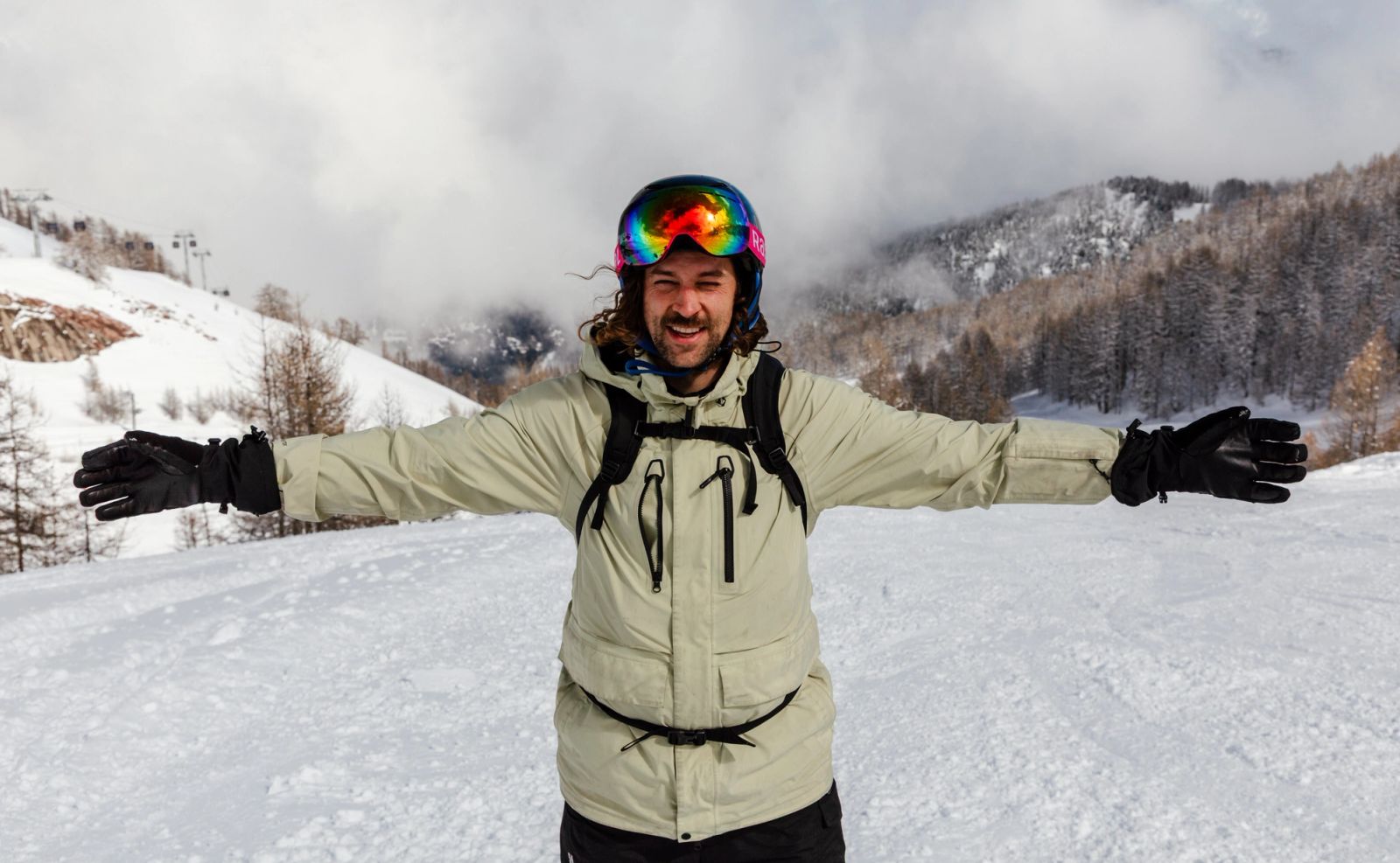 Un nouveau snowboarder invité profite de son premier voyage à Serre Chevalier