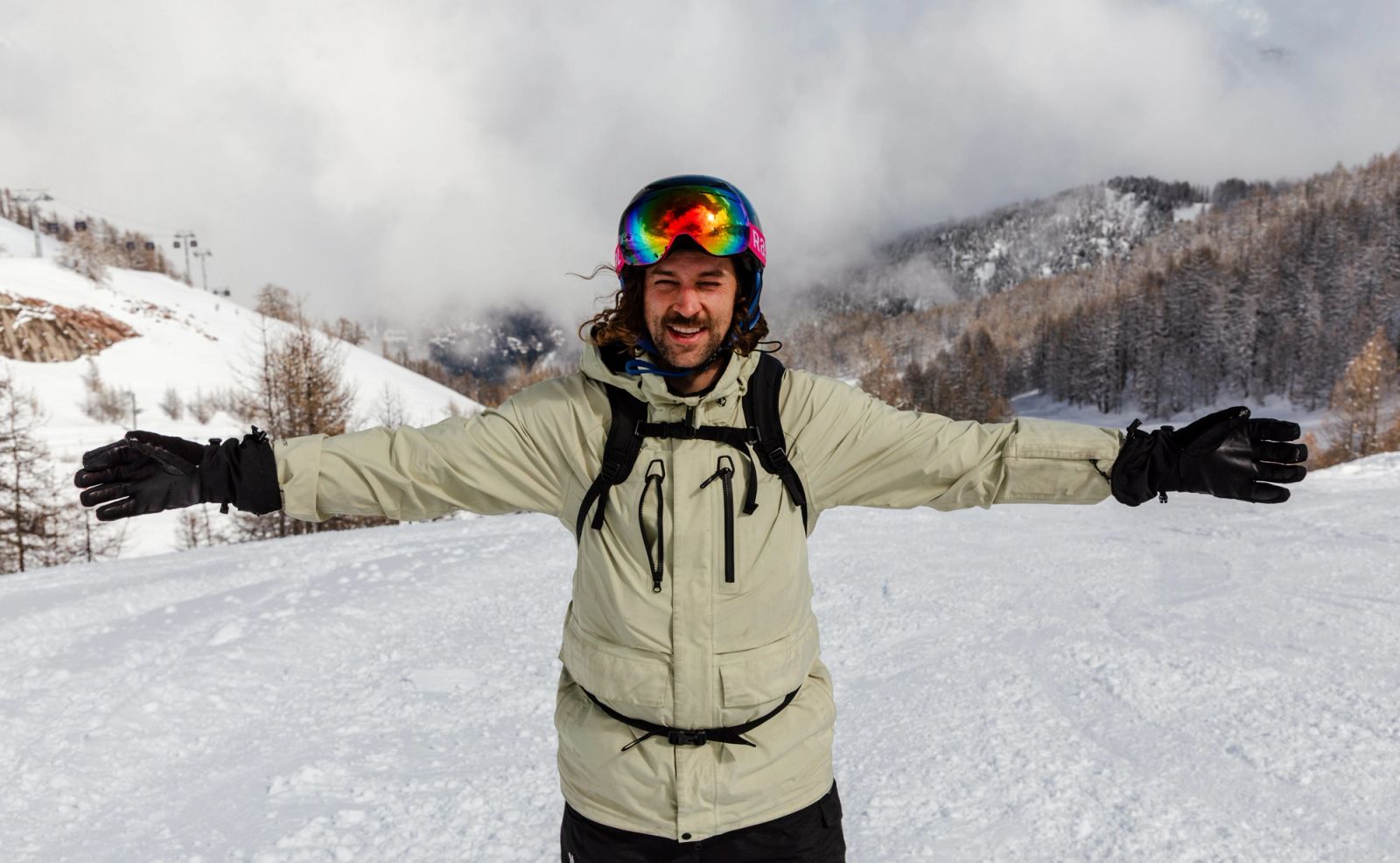 Un nouveau snowboarder invité profite de son premier voyage à Serre Chevalier