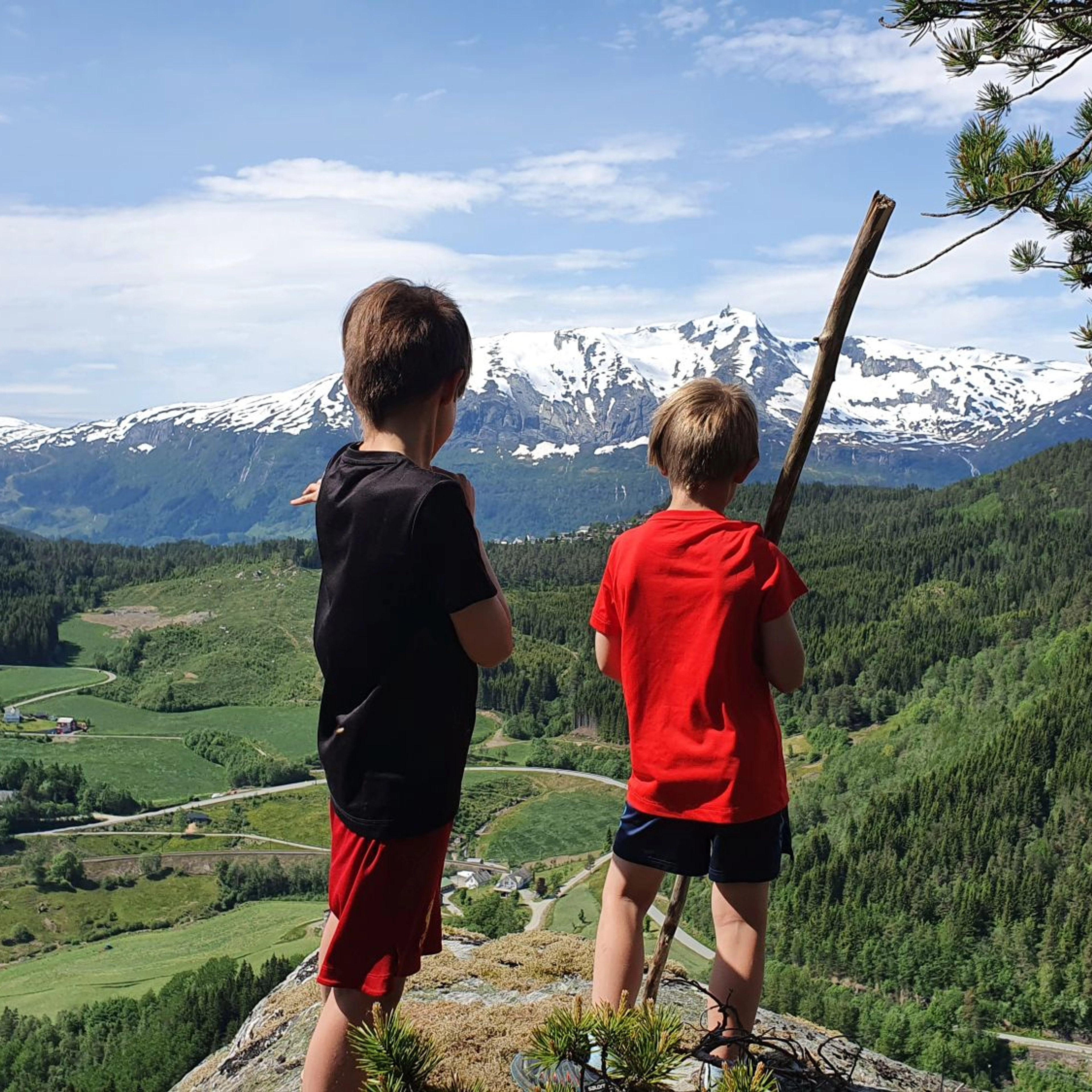 Familienfreundliche Wanderung nach Sverrestigen - Voss, Norwegen