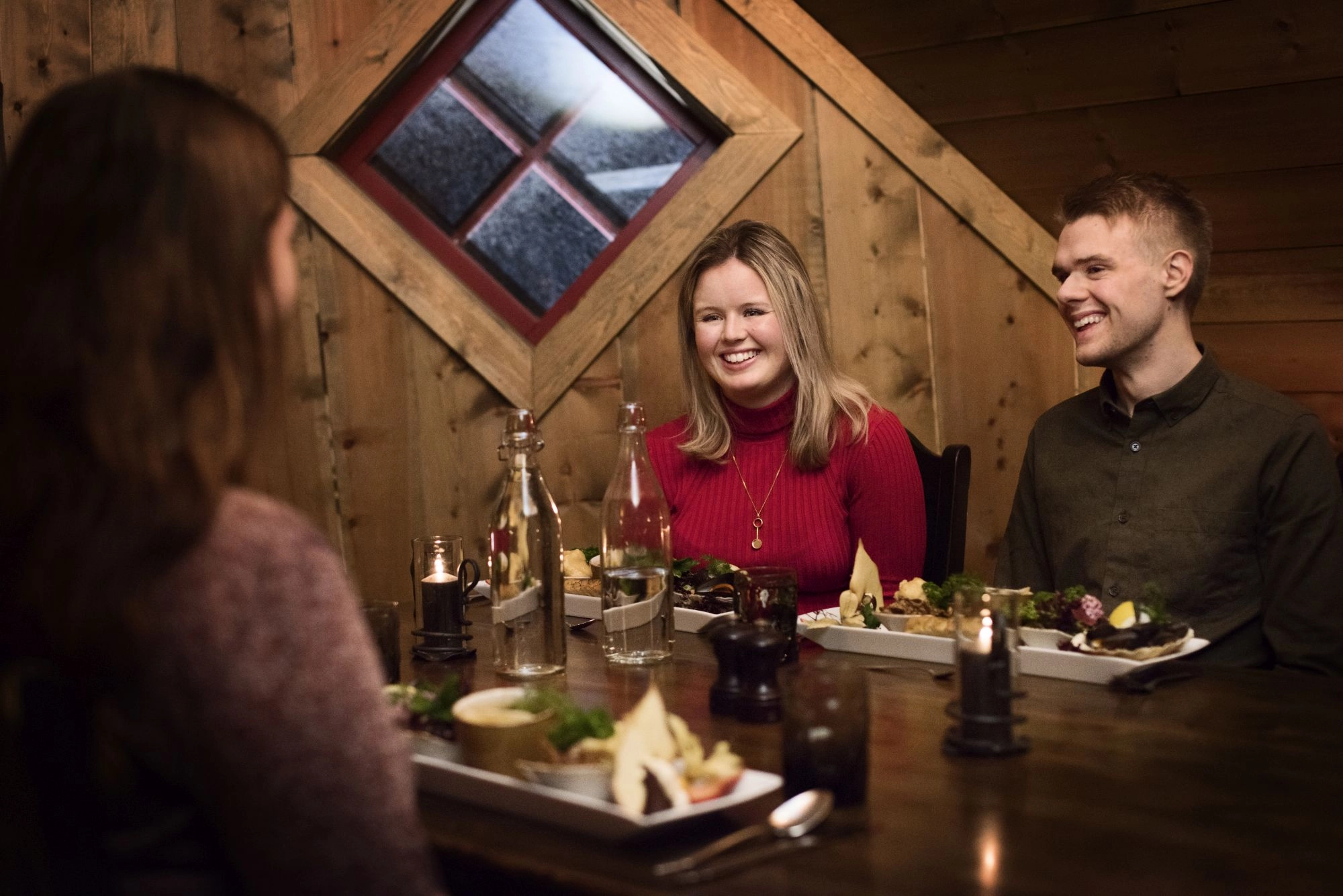 Enjoy the cosy feeling indoors when the temperatures drop outdoors!