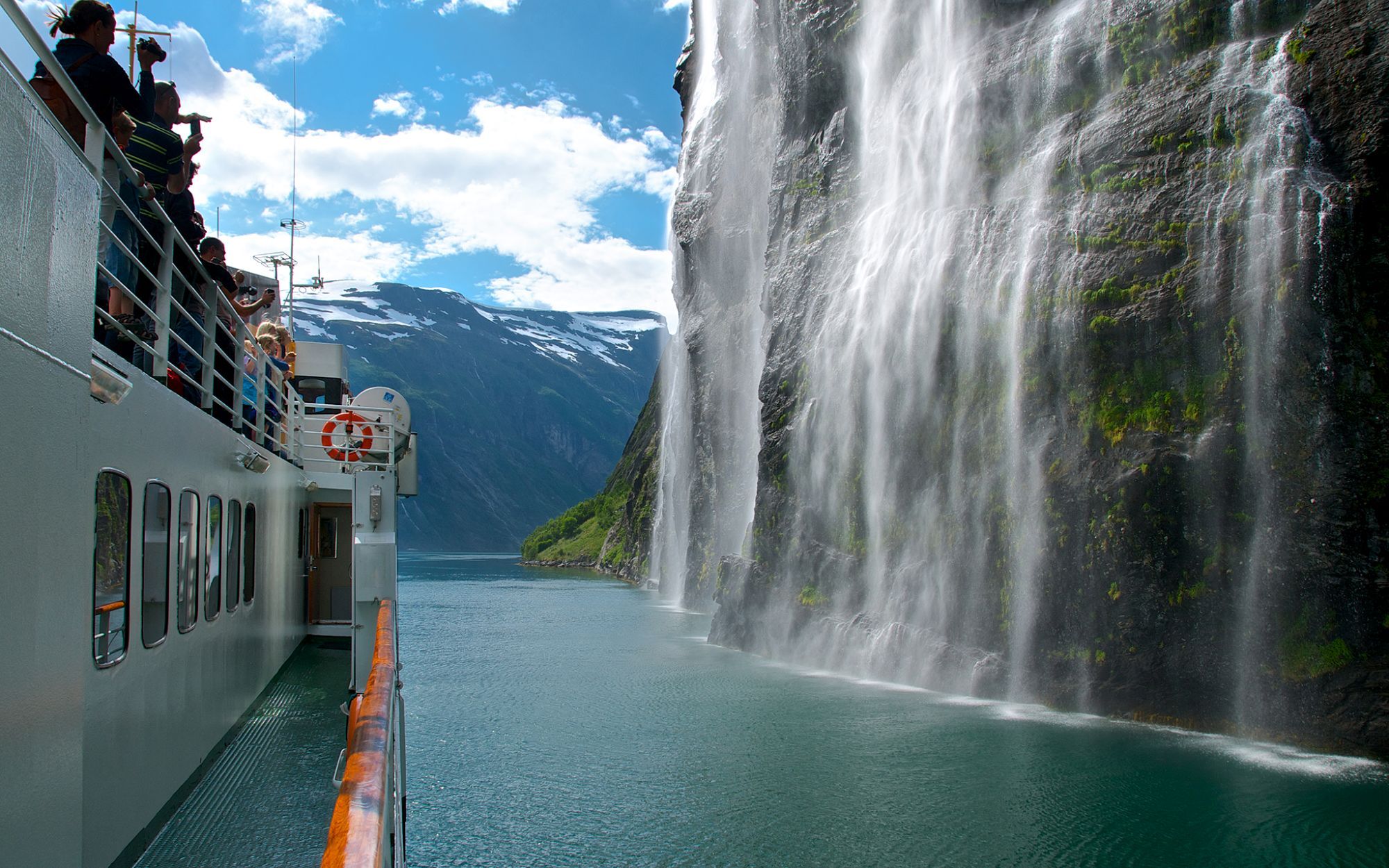 Car Ferry: Geiranger - Hellesylt - Geiranger