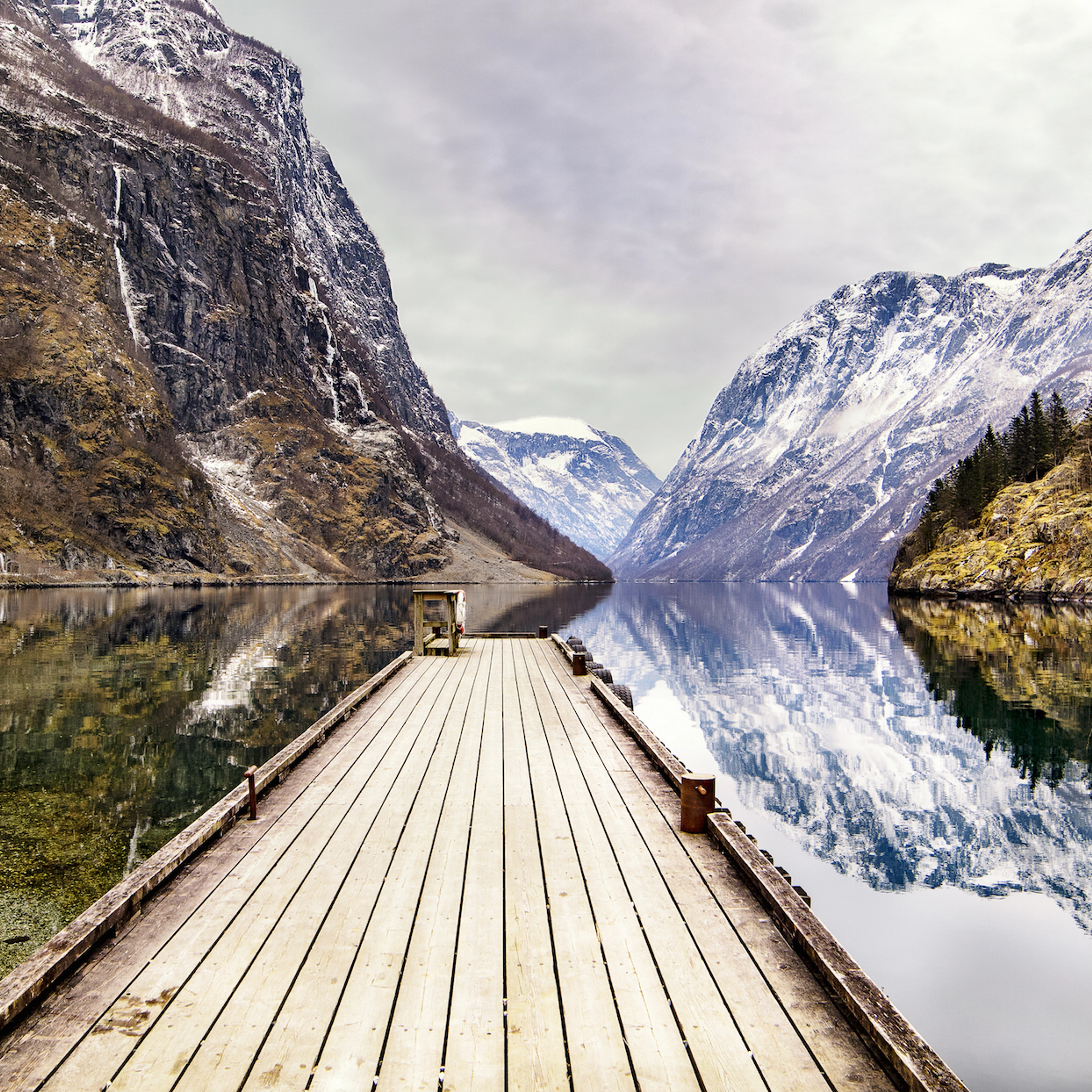 Erleben Sie Gudvangen mit Fjord Tours auf dem Norway in a nutshell® Wintertour - Gudvangen, Norwegen