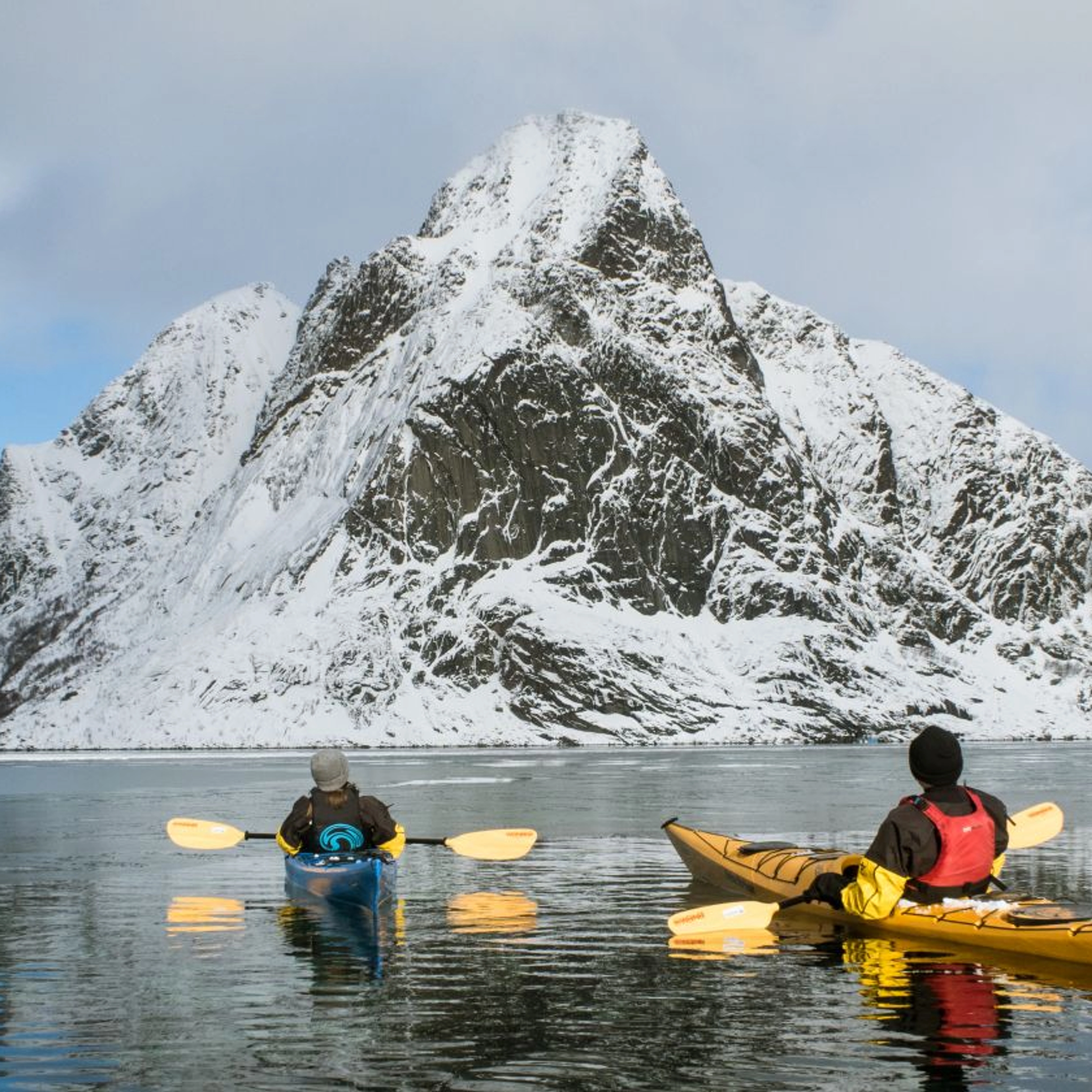 Winter-Kajaktour in Reine – Lofoten-Inseln, Norwegen