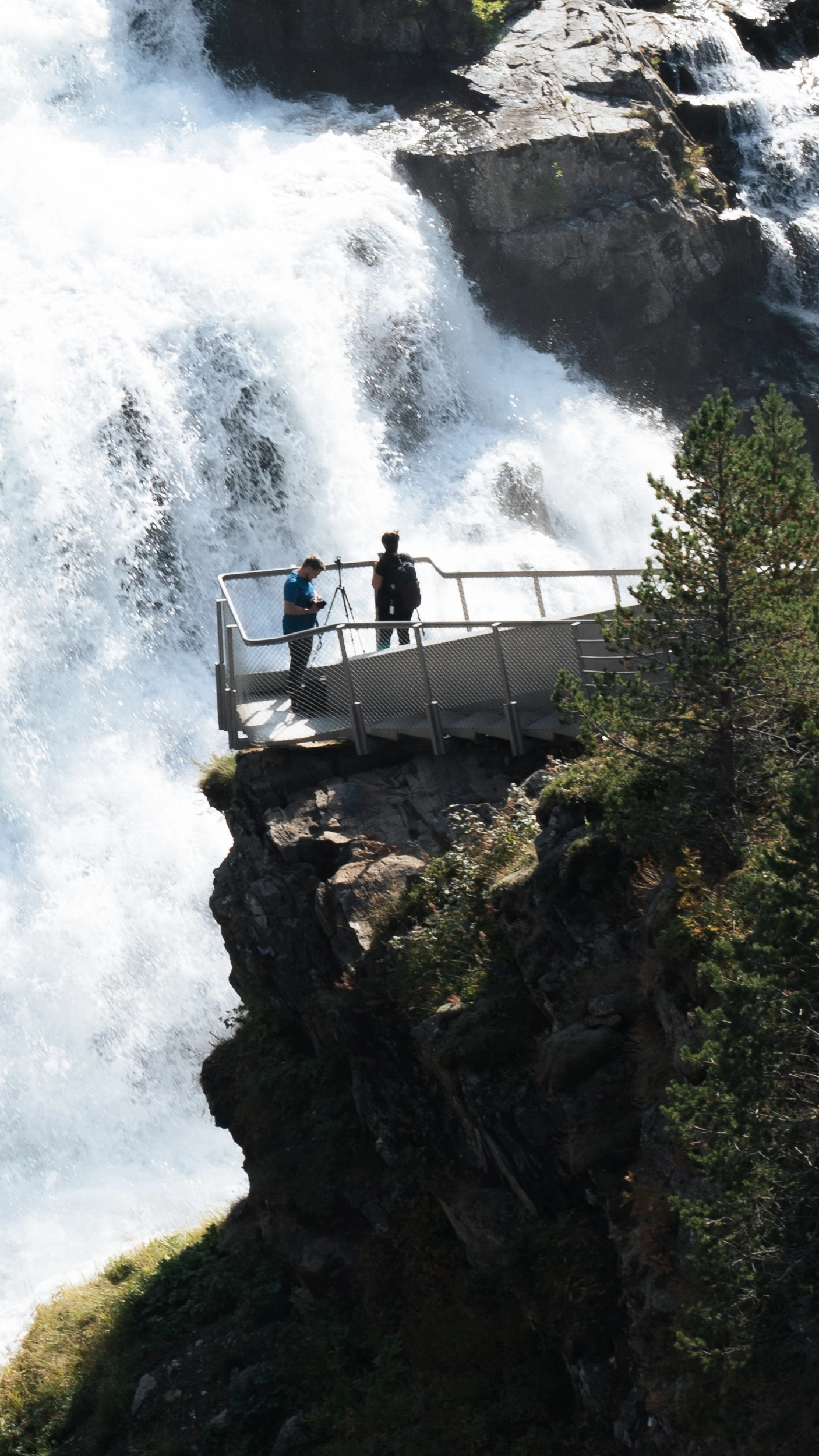 Hardangerfjorden i et nøtteskall - Vøringsfossen