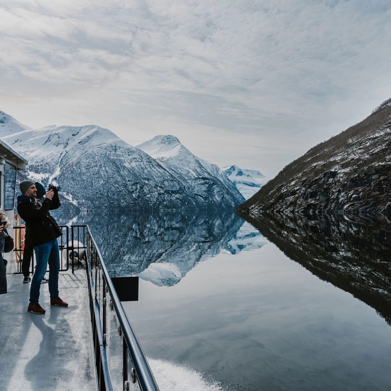 Fjordkreuzfahrt von Ålesund zum Geirangerfjord - Winter auf dem Geirangerfjord - Ålesund, Norwegen