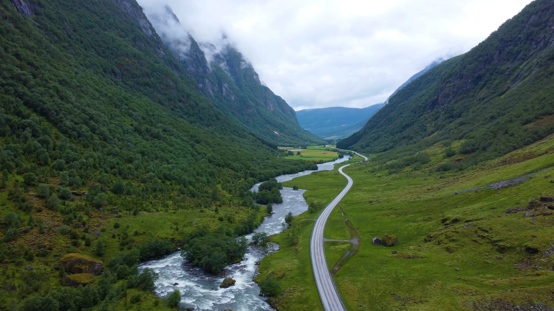 Gudvangen Nærøydalen down to Gudvangen - Gudvangen, Norway