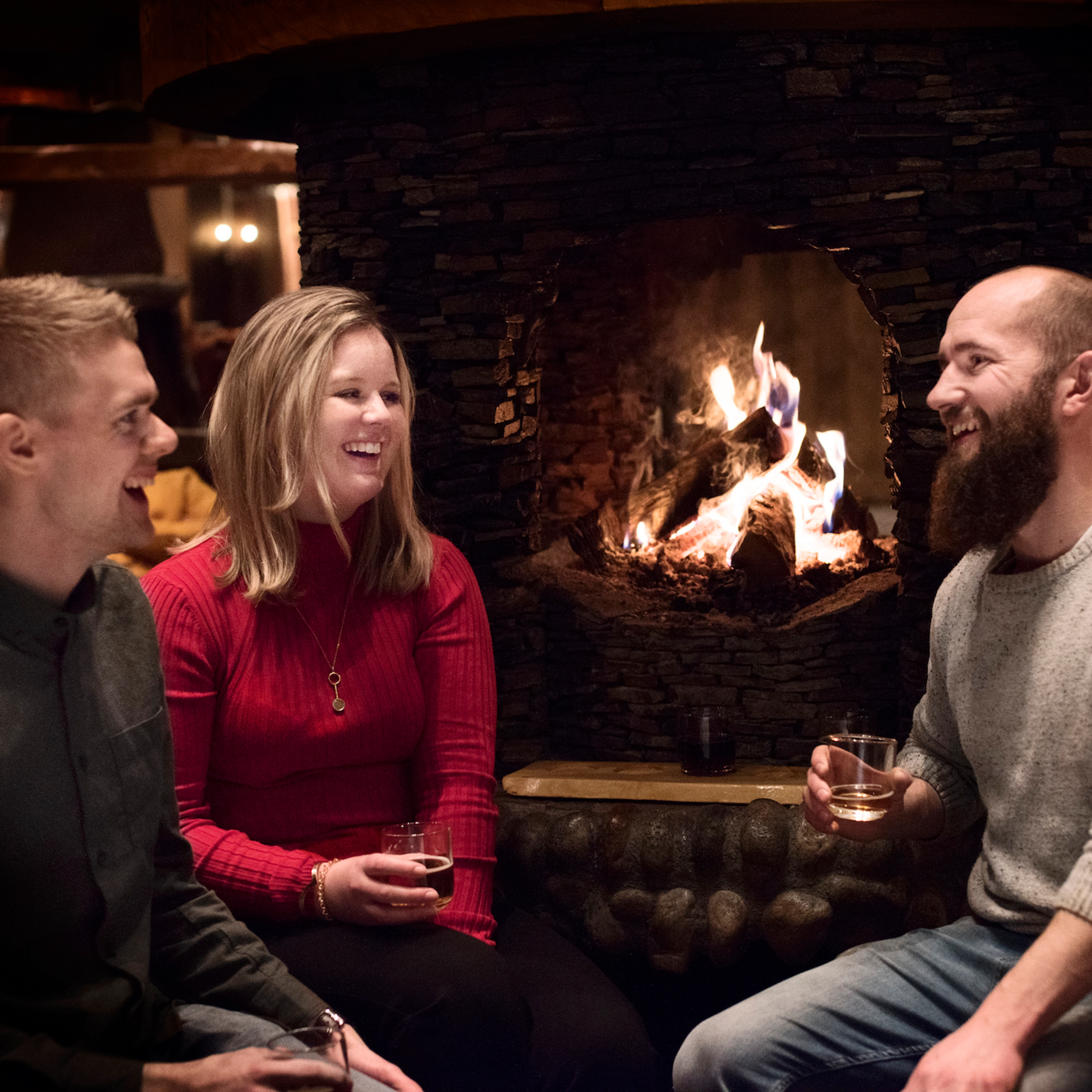 Cozy fireplace - Snowshoeing and Ægir Viking dinner - Flåm, Norway