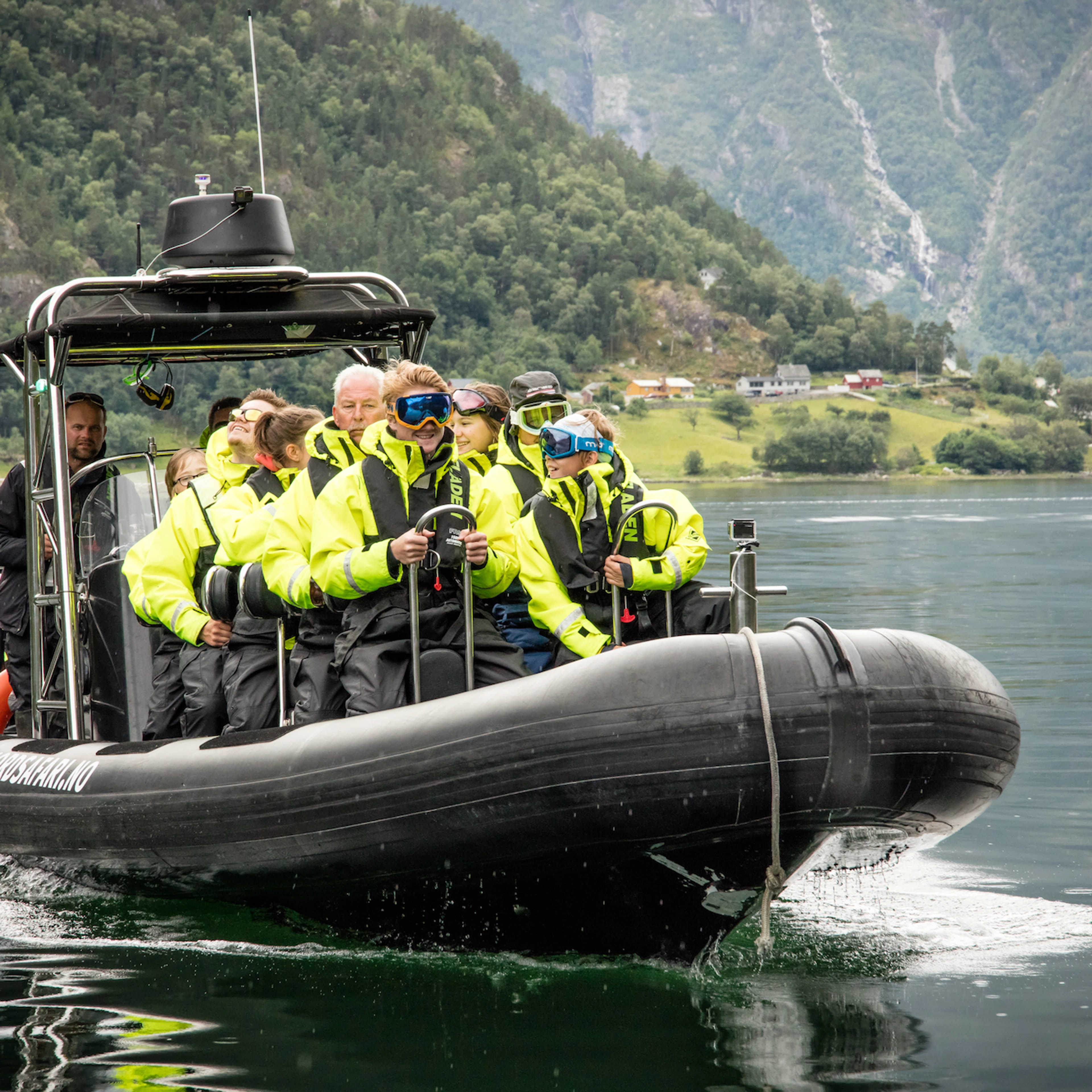 RIB-båttur på Hardangerfjorden fra Eidfjord - Aktiviteter i Eidfjord