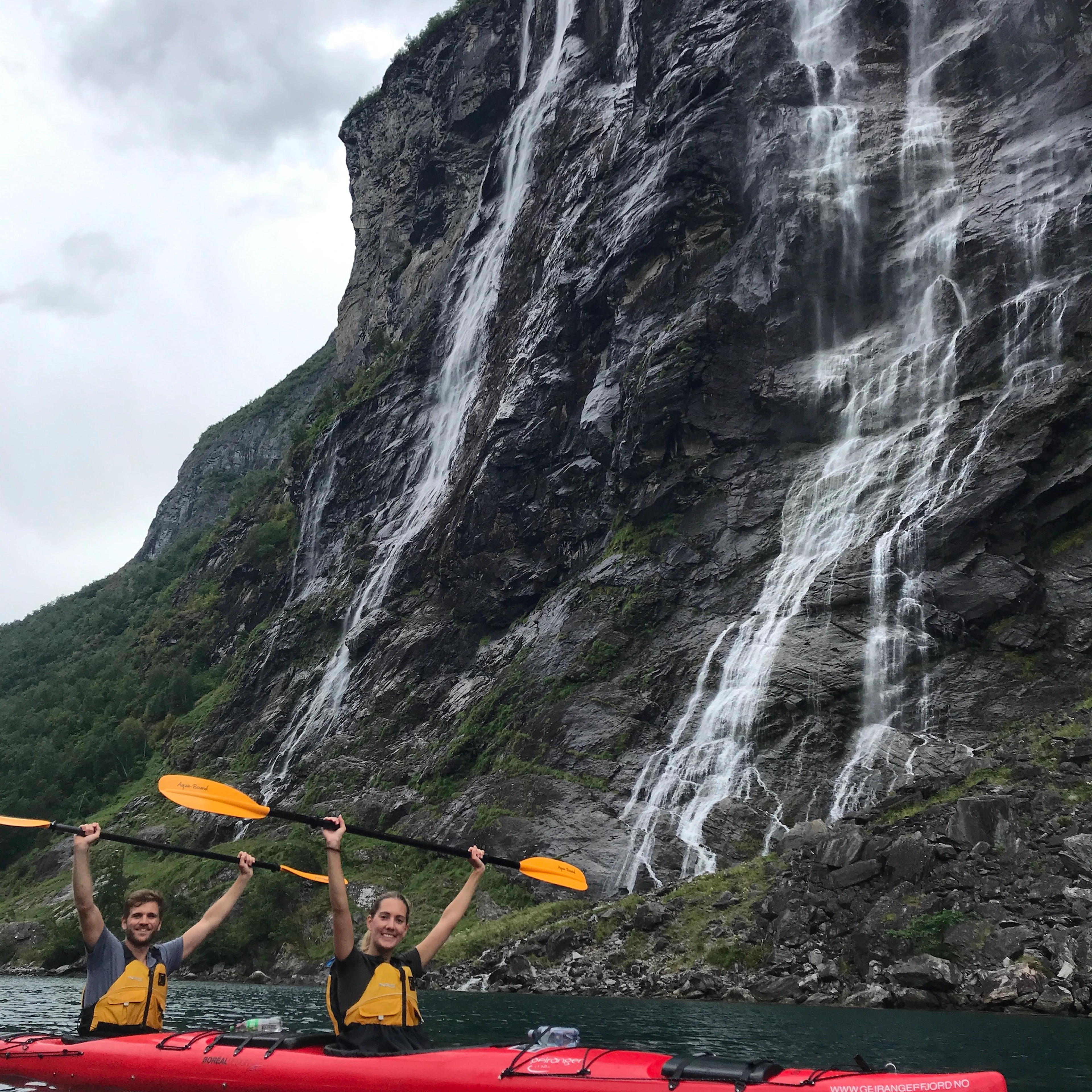 Geführte Kajaktour zu den "Sieben Schwestern" ab Geiranger, Geirangerfjord, Norwegen