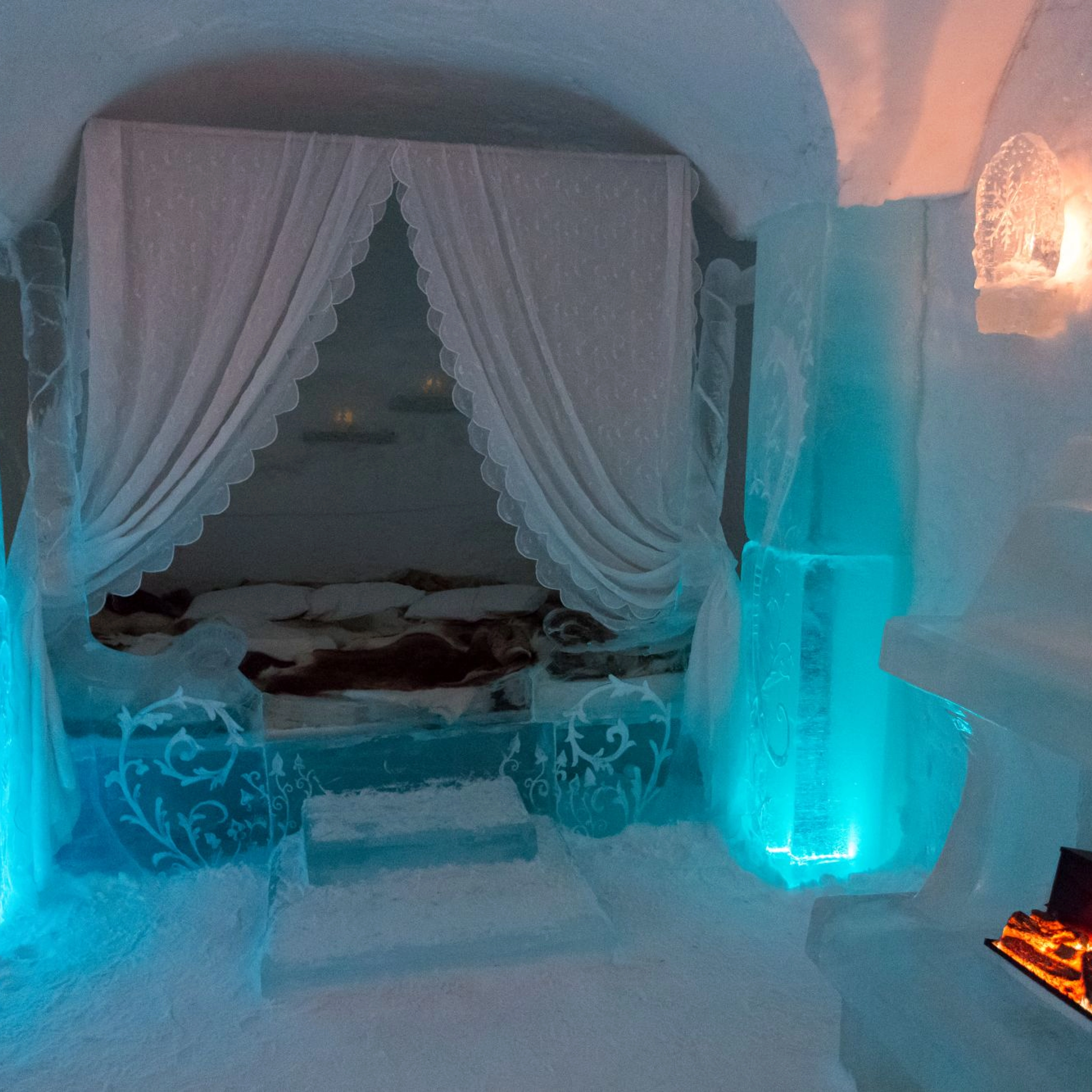 bed in ice hotel