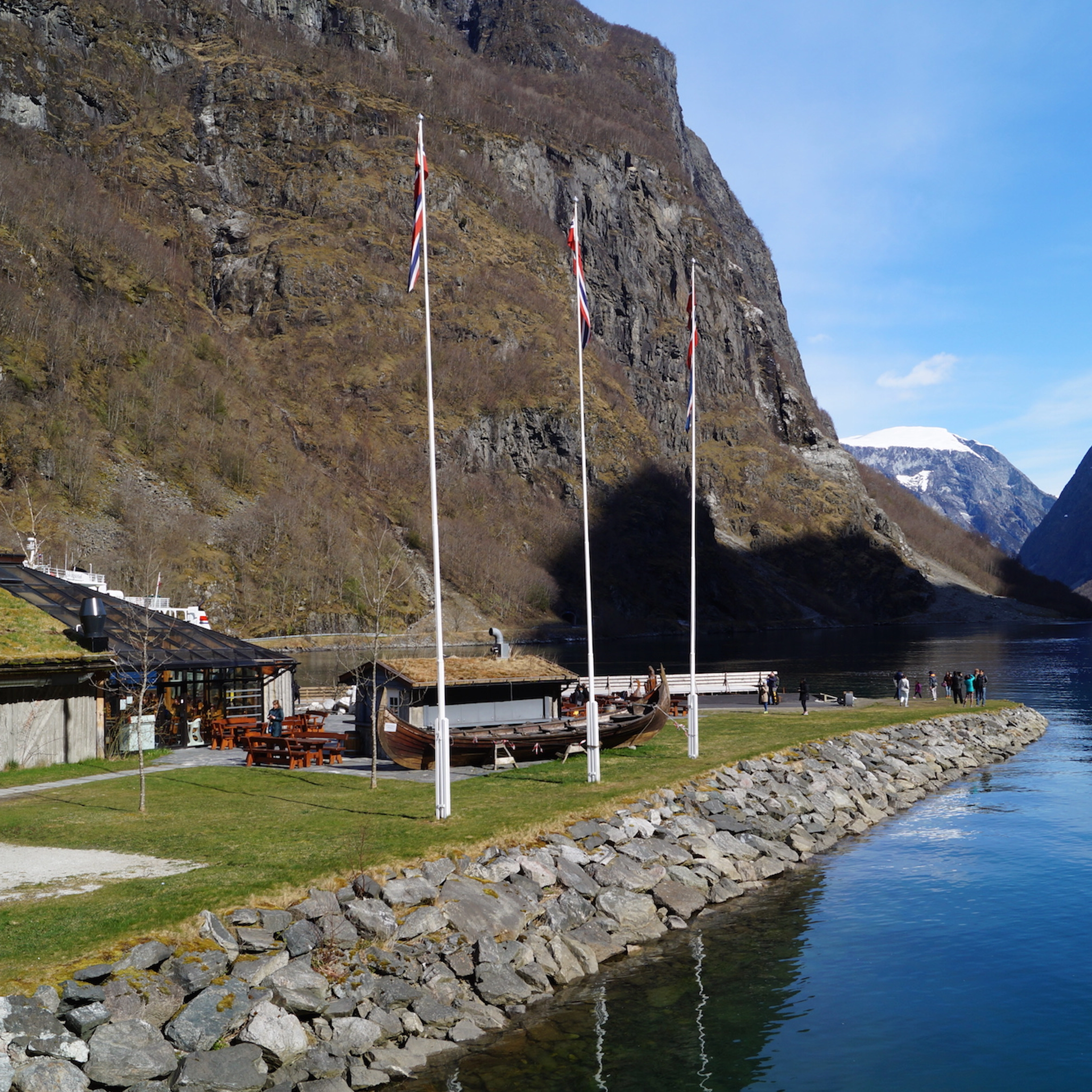Opplev Gudvangen på den berømte Norge i et nøtteskall® turen med Fjord Tours 
