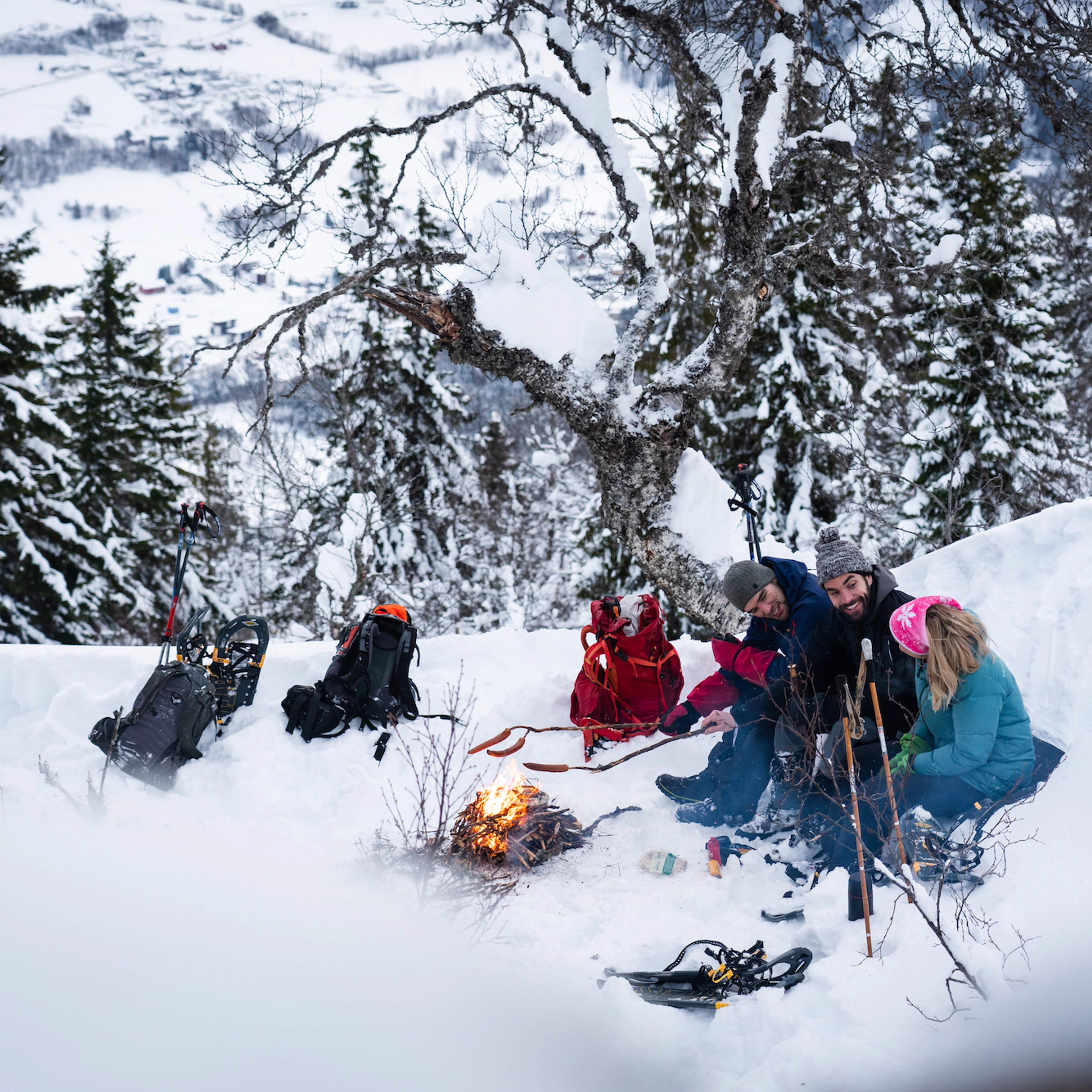History telling around the bonfire - Snowhoe hike to Hanguren, Voss, Norway