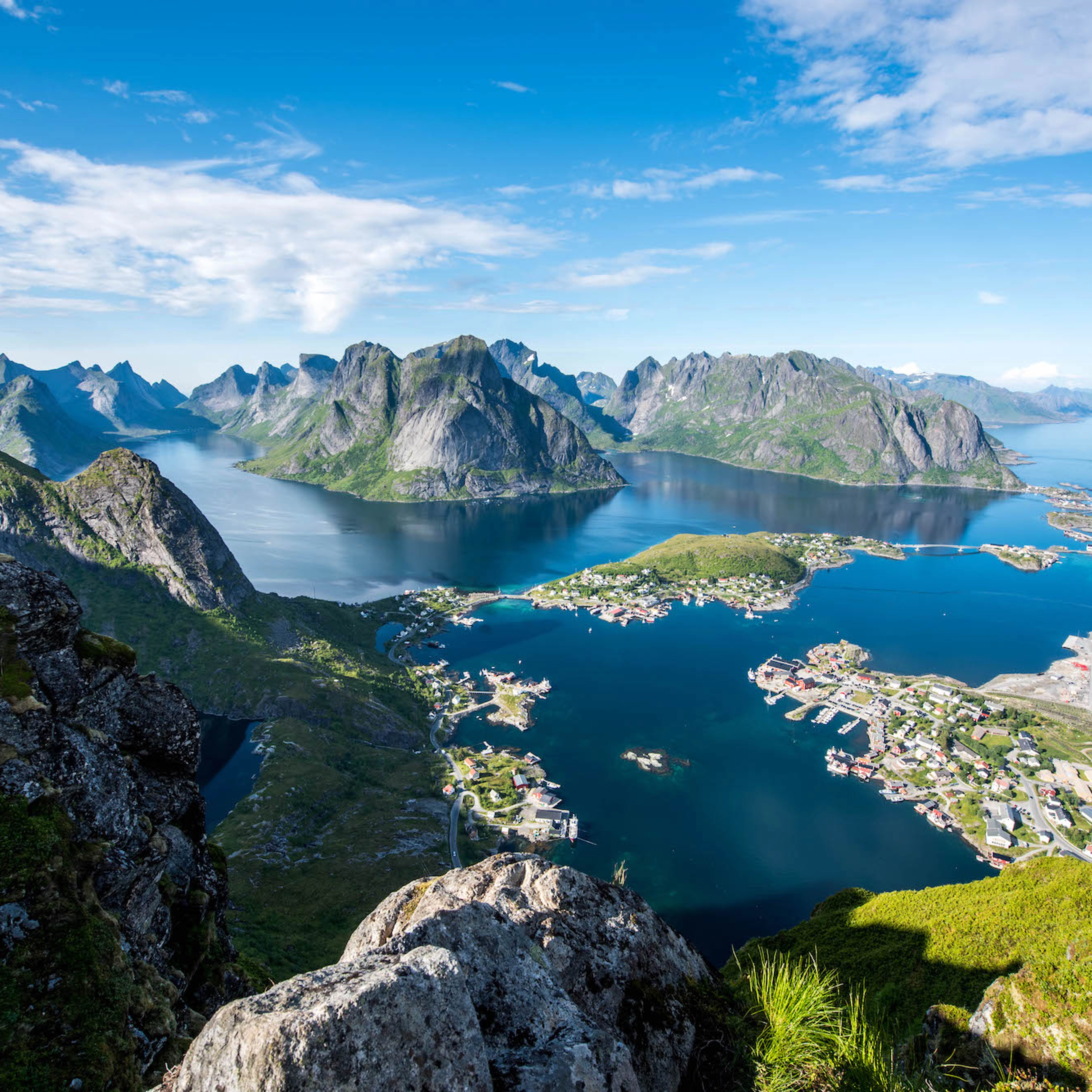 Blick vom Reinebringen - Reine auf den Lofoten, Norwegen