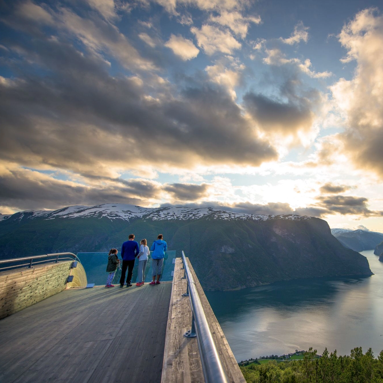 Aussichtspunkt Stegastein in Aurland Stegastein in Aurland - Sognefjord in a nutshell - Norwegen