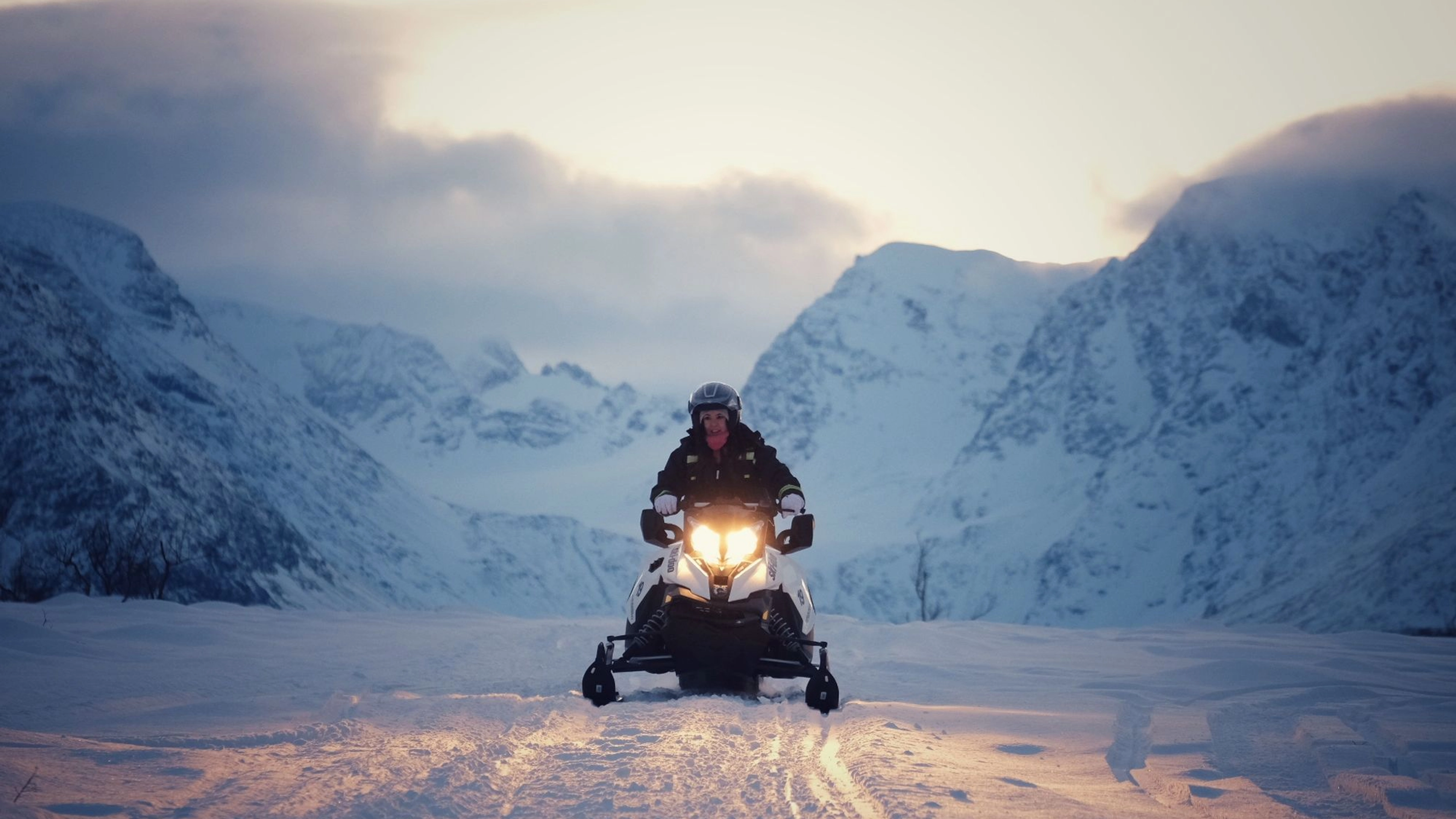 Snøscooter tur Lyngen i Tromsø